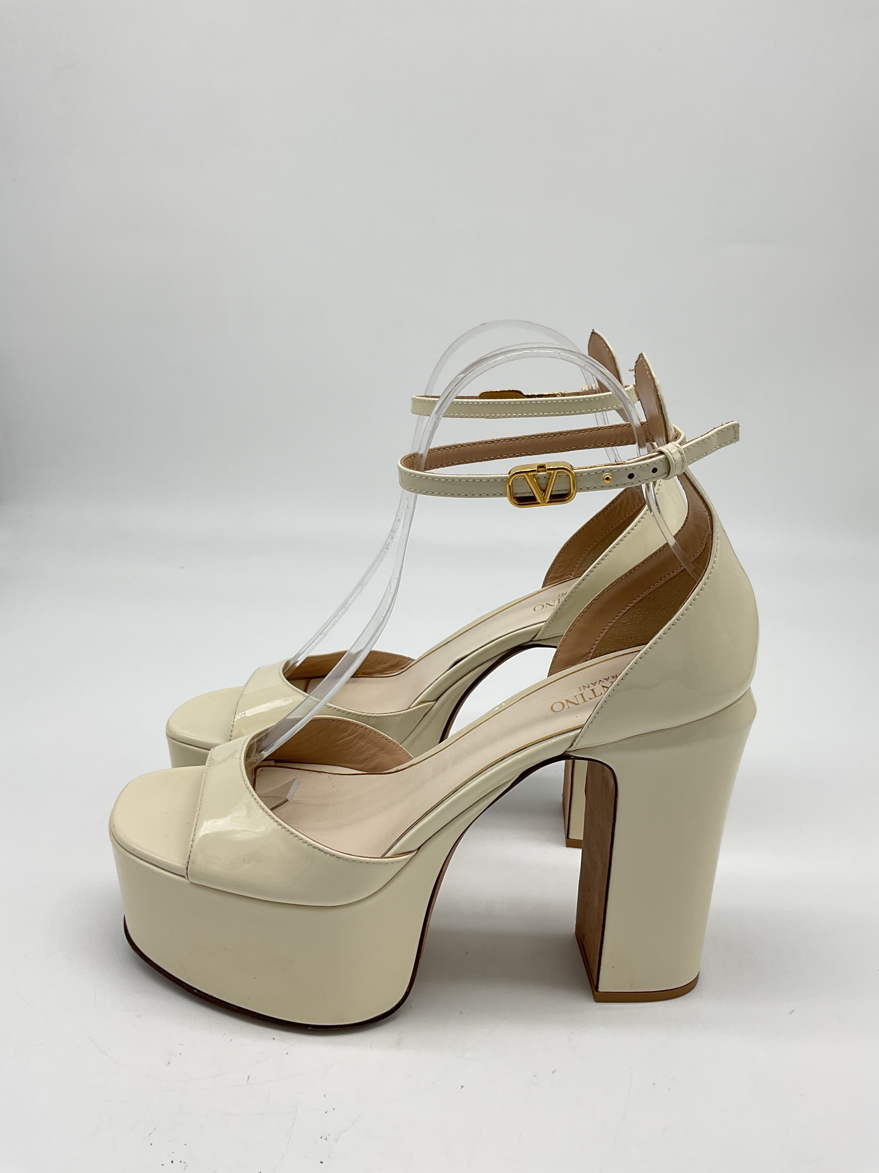 Garavani Tan-Go Leather Platform Sandals - Image 3