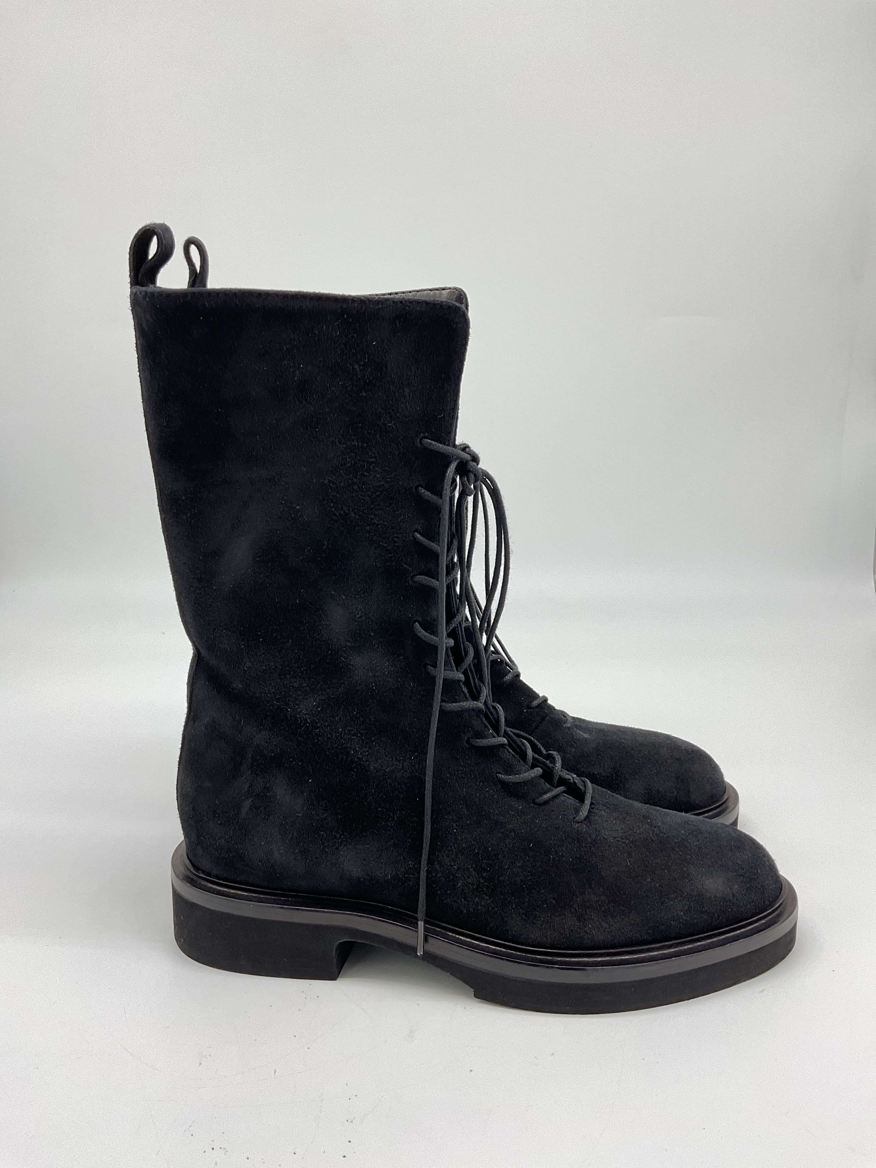 Conley Boots In Black - Image 4