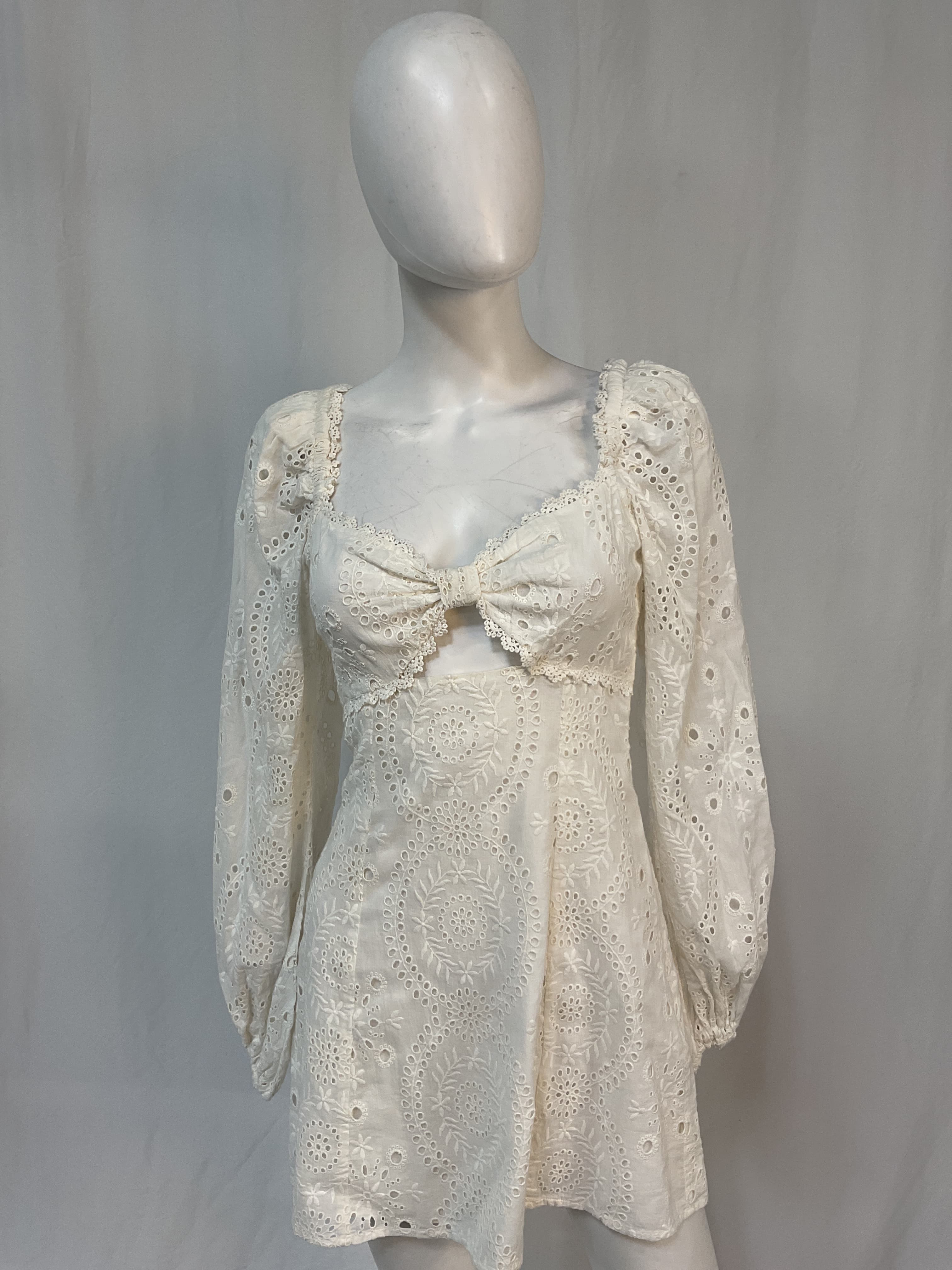 Lizzy Mini Dress In White - Image 2