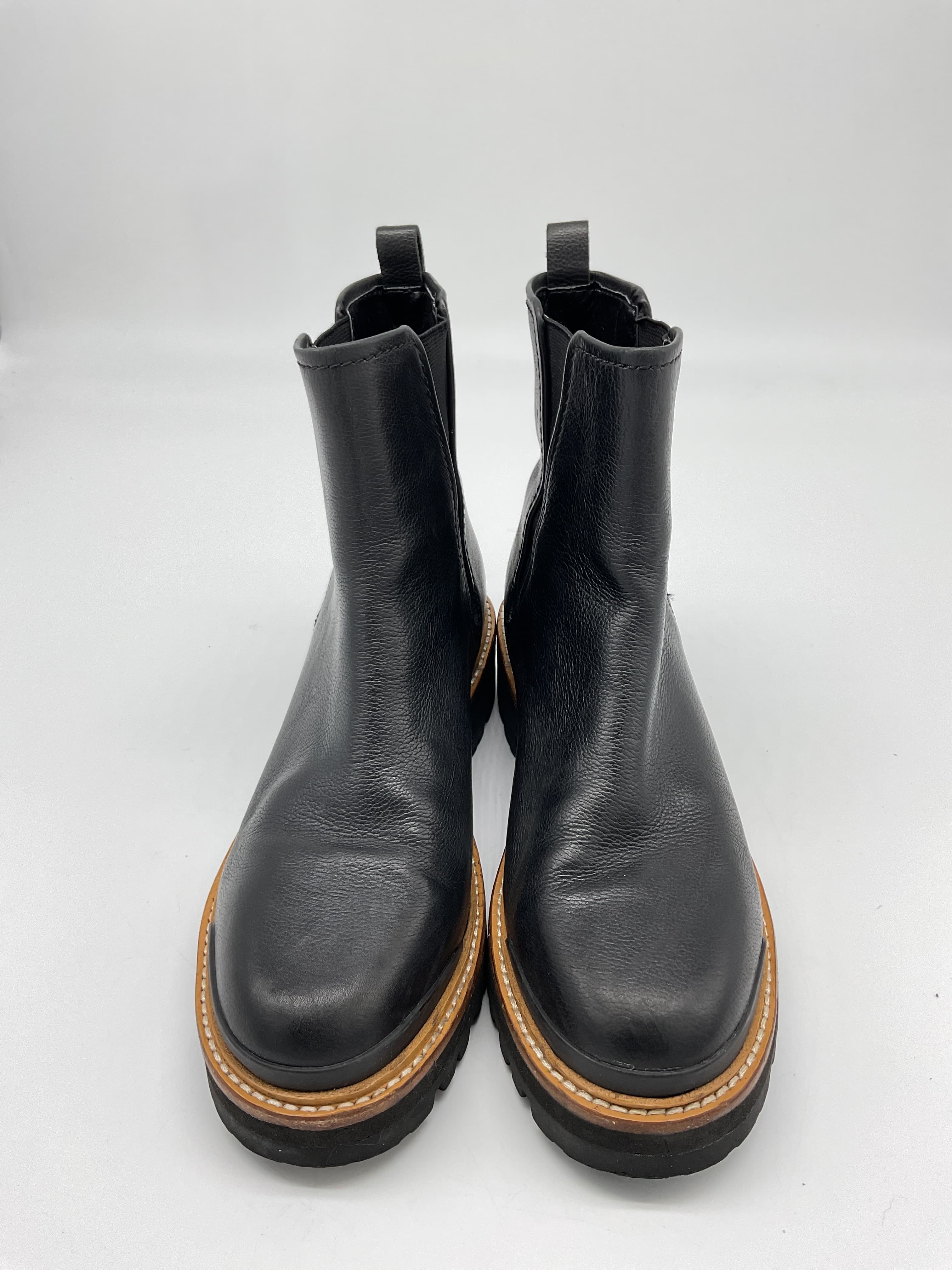 Women's Ilora Chelsea Boots - Image 2