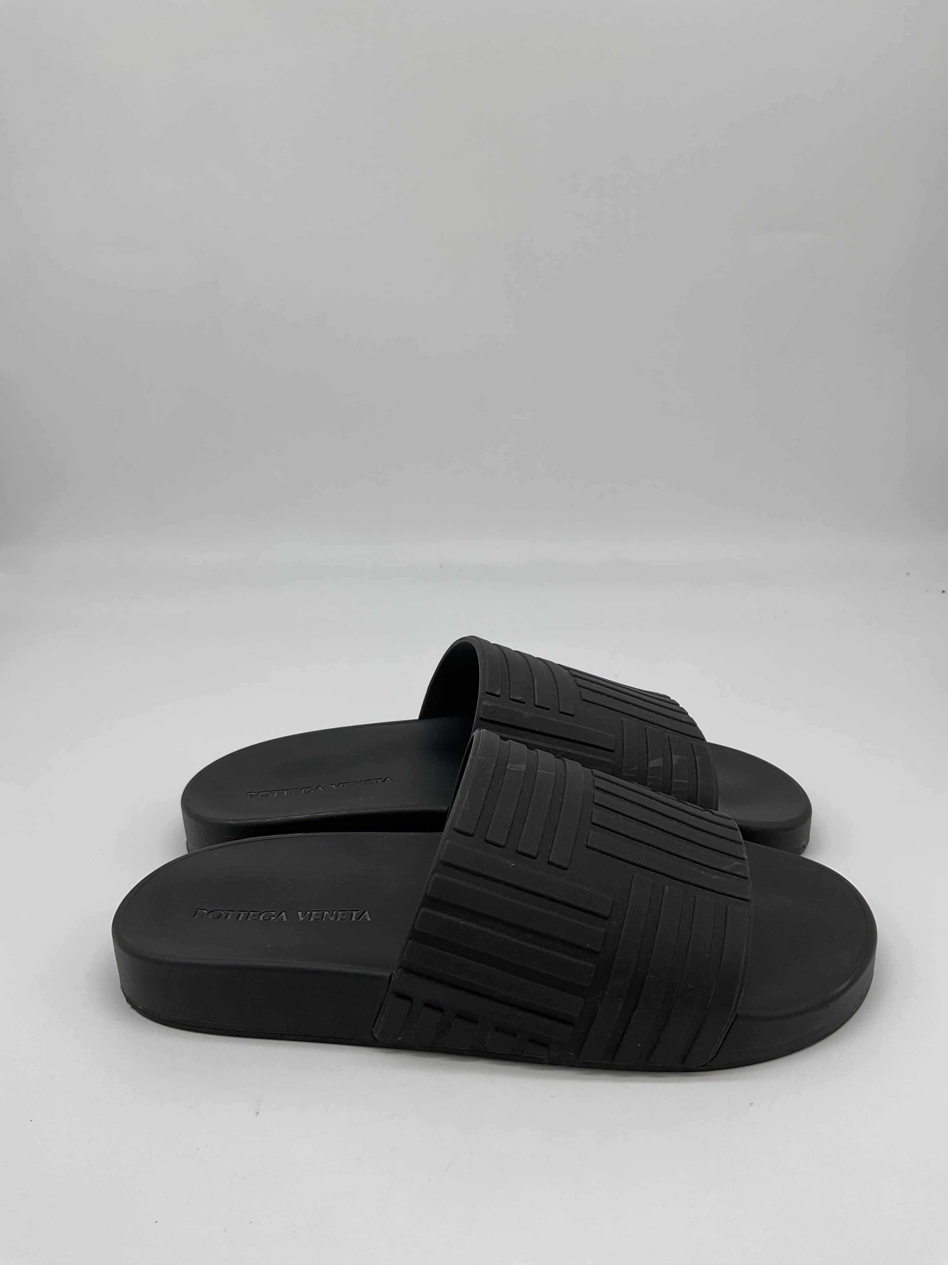 The Slider Sandal In Black - Image 2