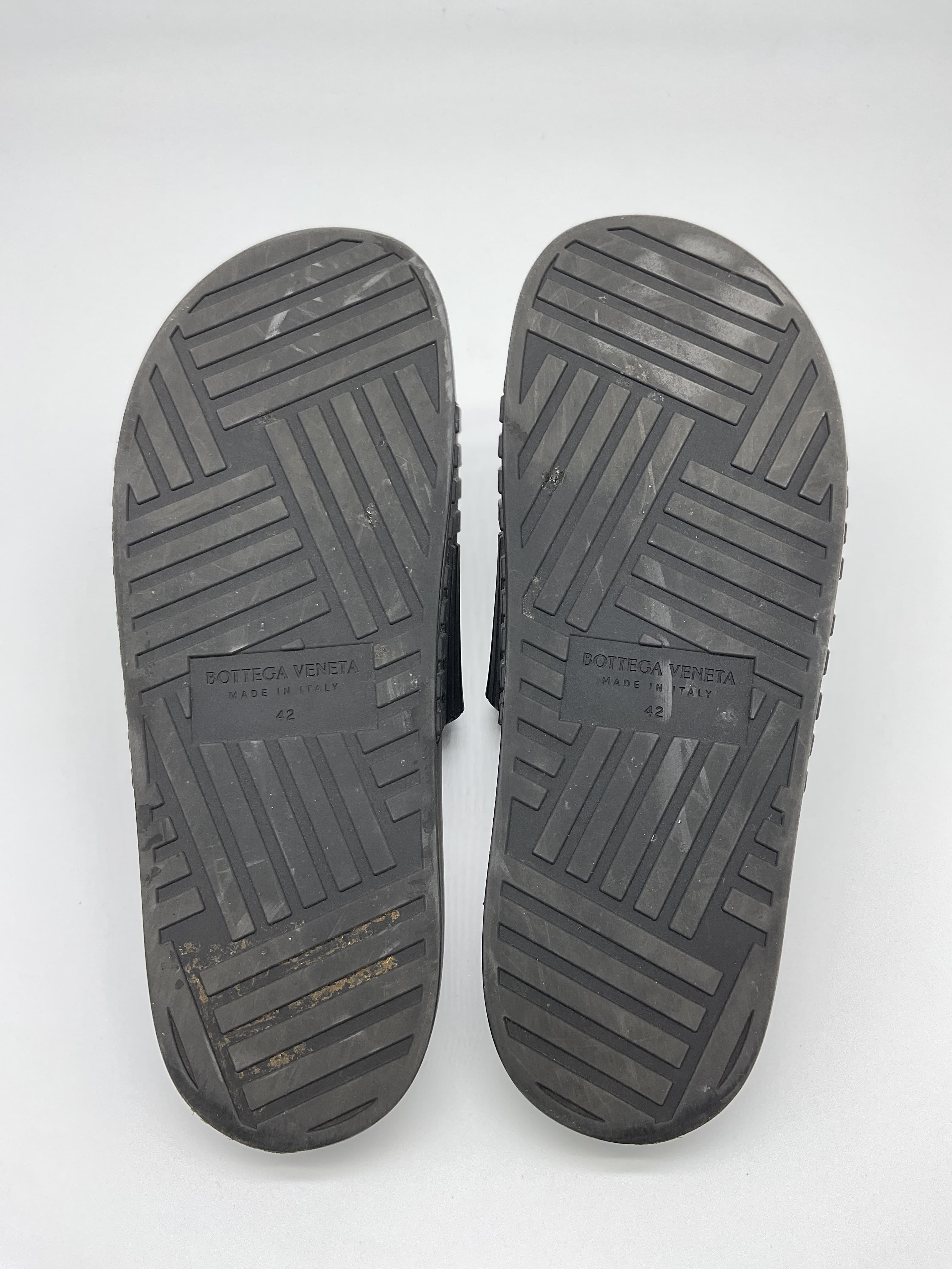 The Slider Sandal In Black - Image 4