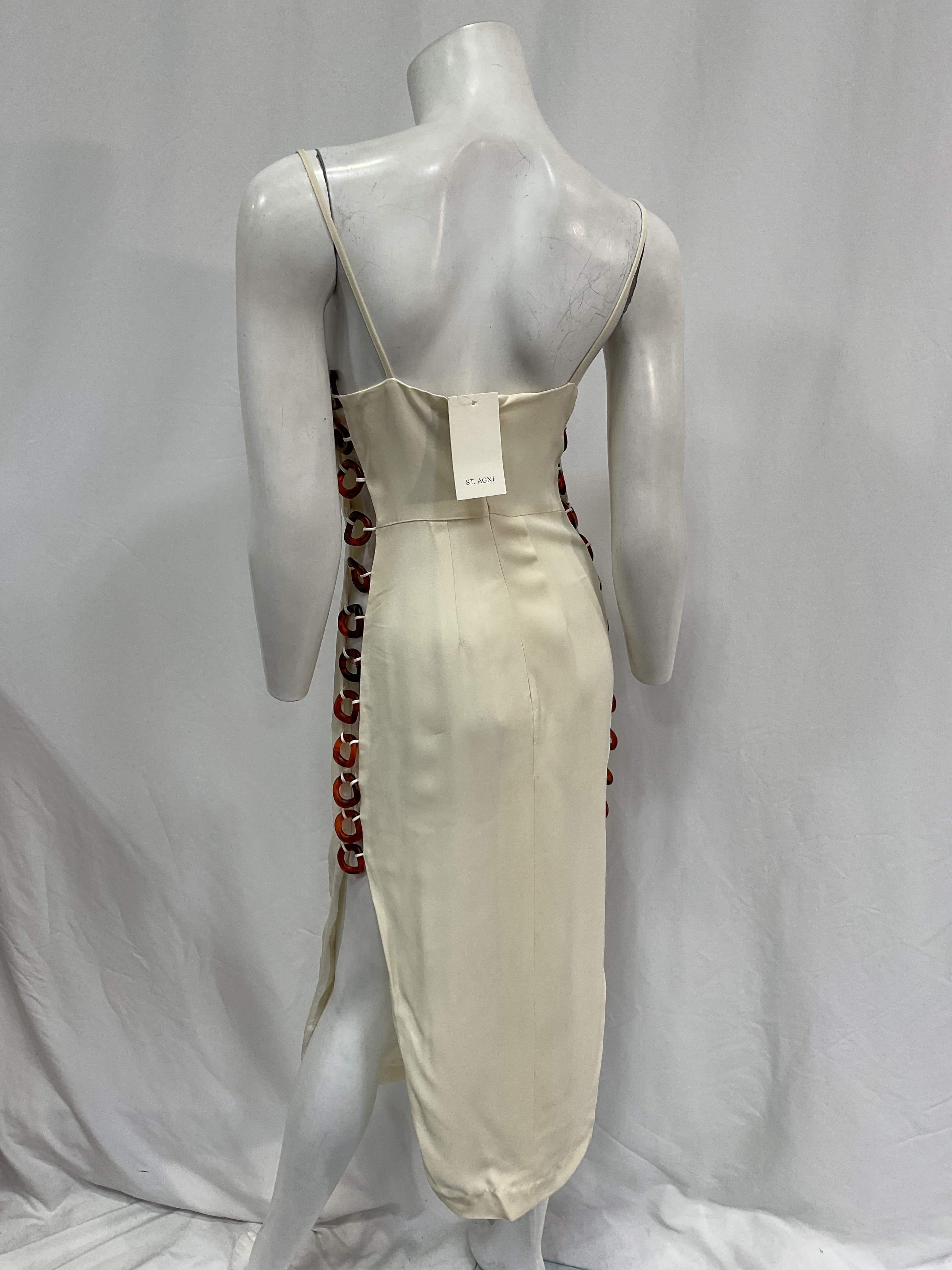 Link Detail Dress In Cool White - Image 2
