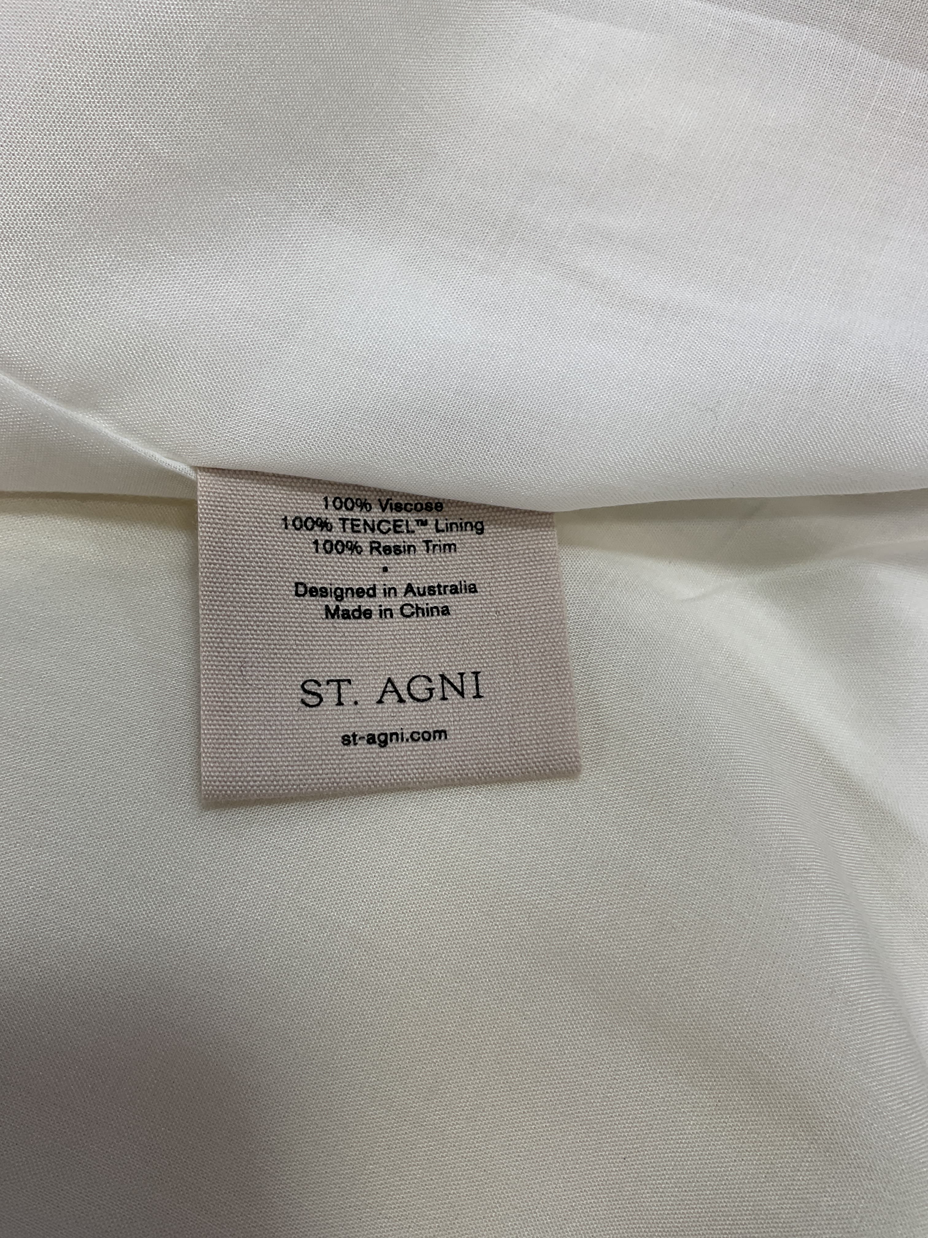 Link Detail Dress In Cool White - Image 4