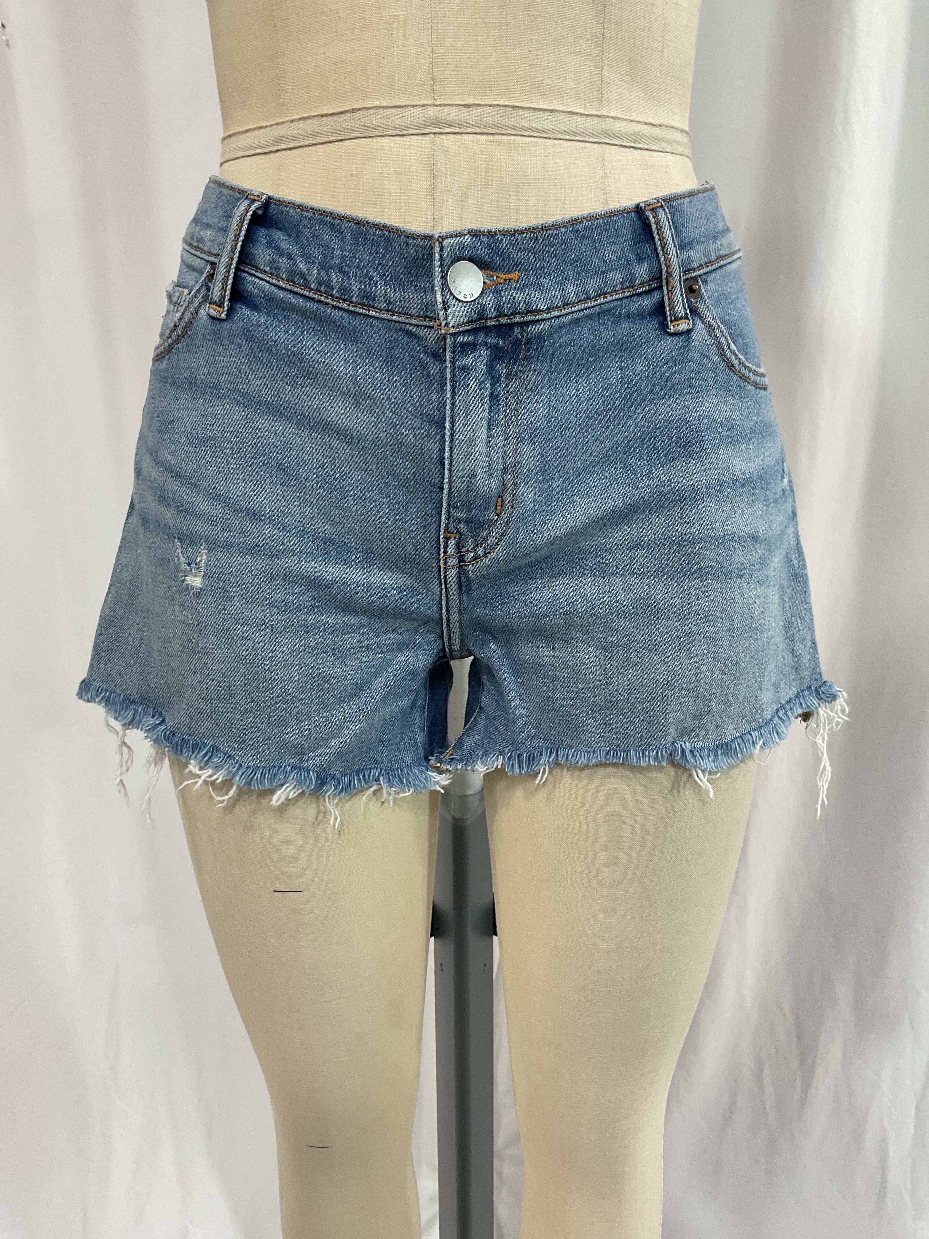The Cut Off Maternity Short - Image 3