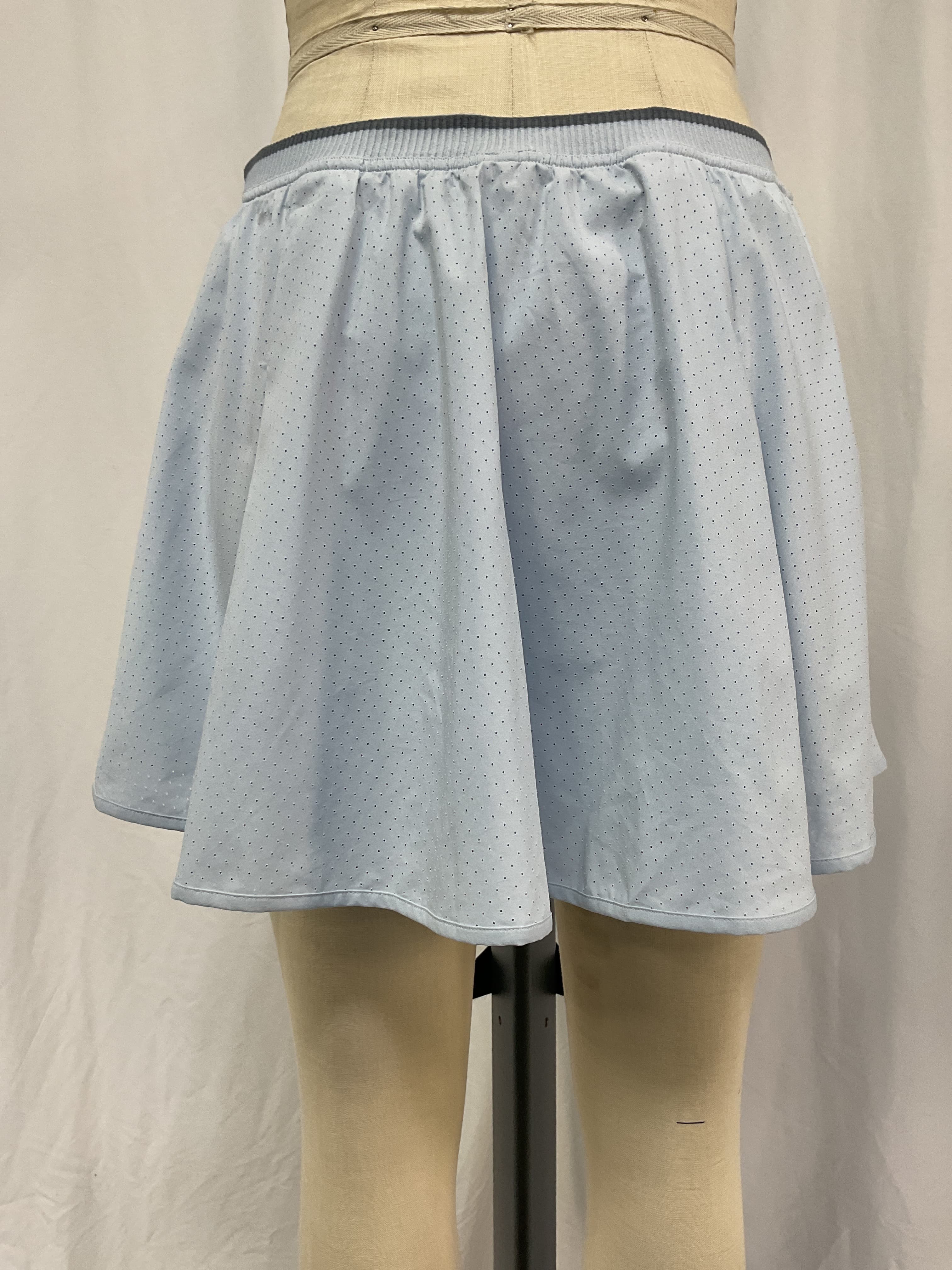 Perforated Narrow Waistband Tennis Skirt - Image 3