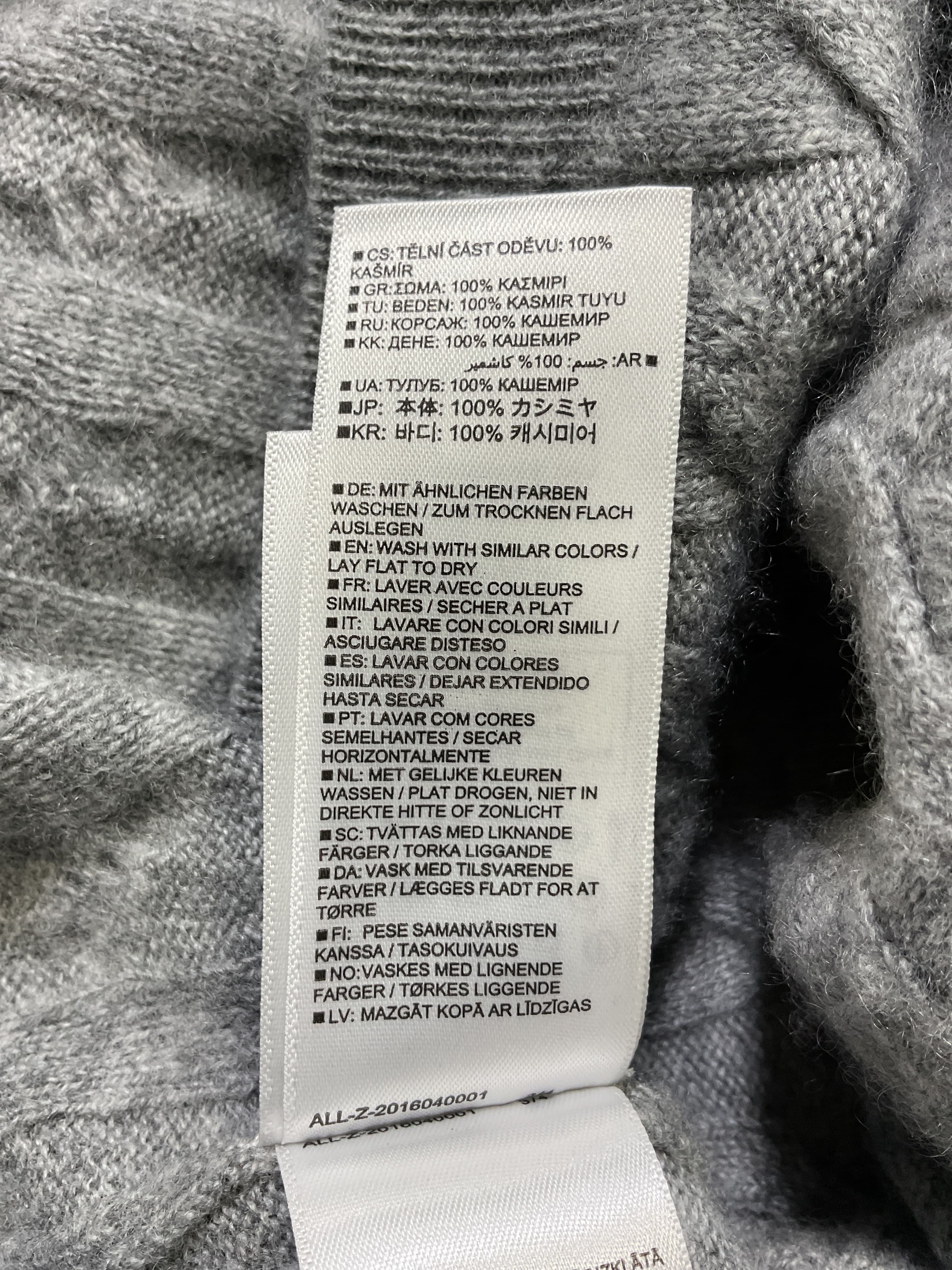 Cable-Knit Cashmere Sweater Vest - Image 3