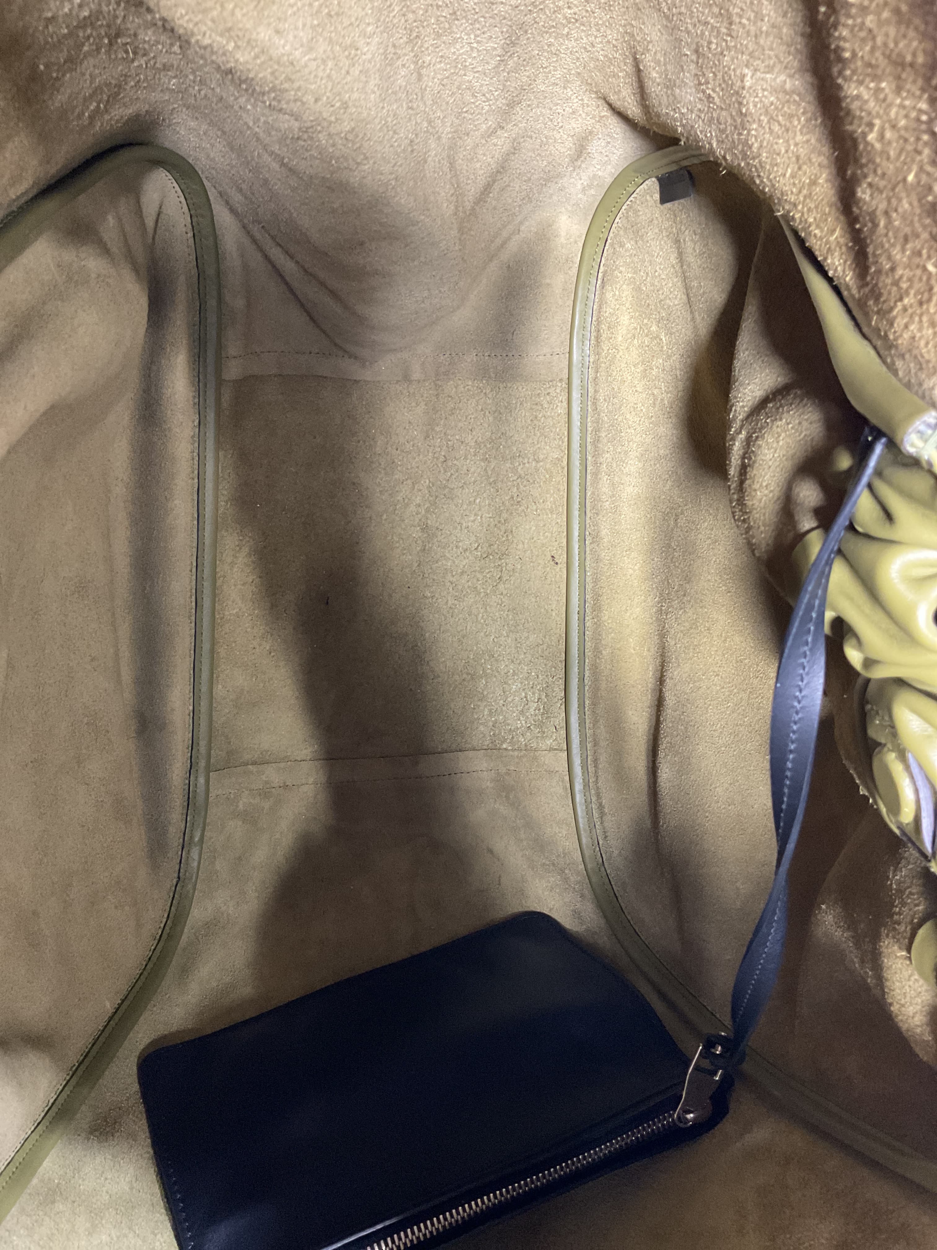 XL Ruched Tote - Image 2