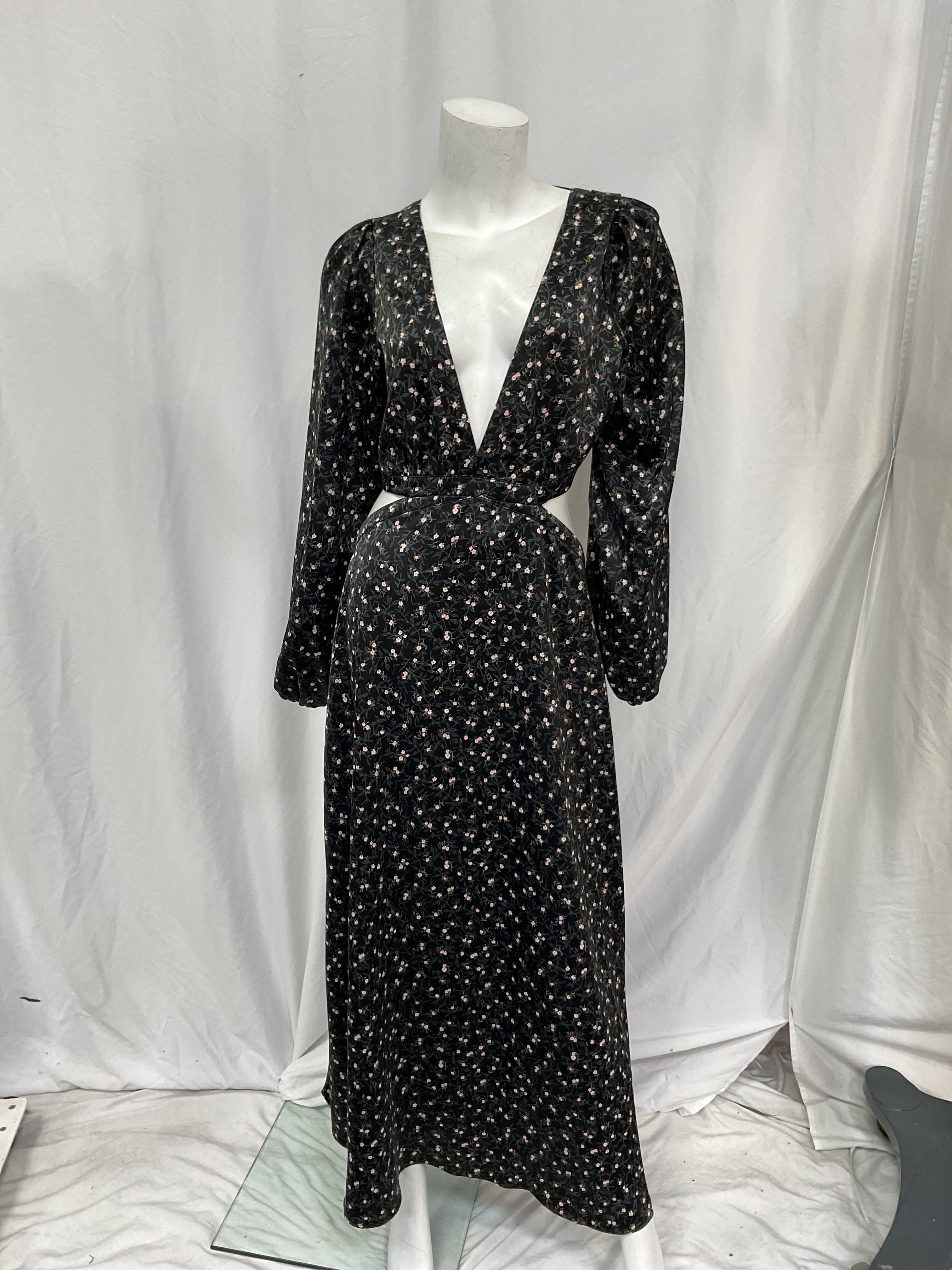 Norton Dress In Noir Blossom - Image 4