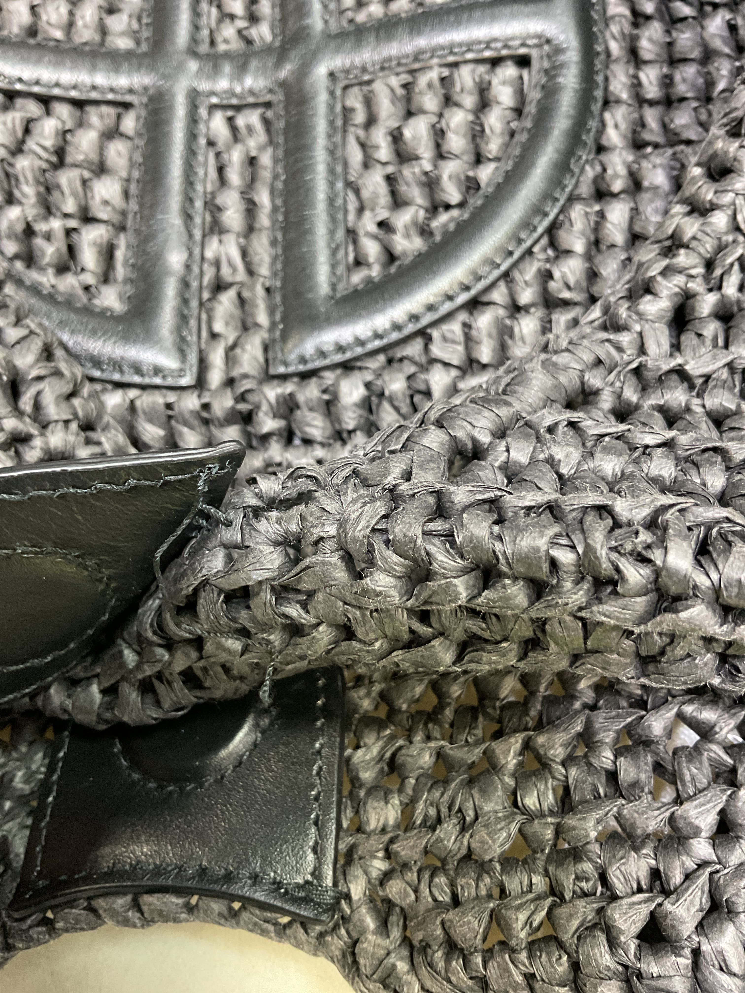 Large Leah Hobo In Balck - Image 2