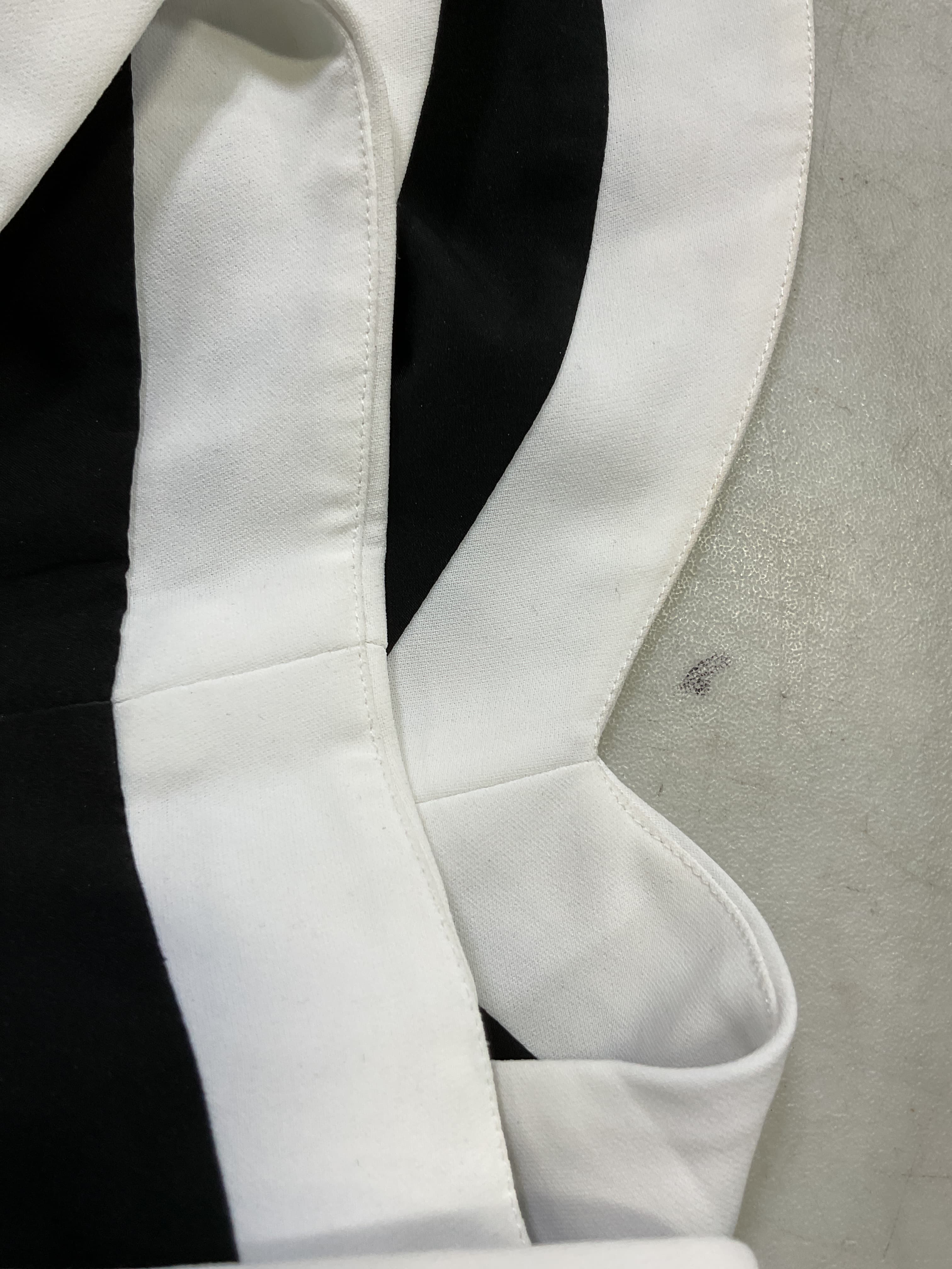 Porsha Top In Black & Ivory - Image 2