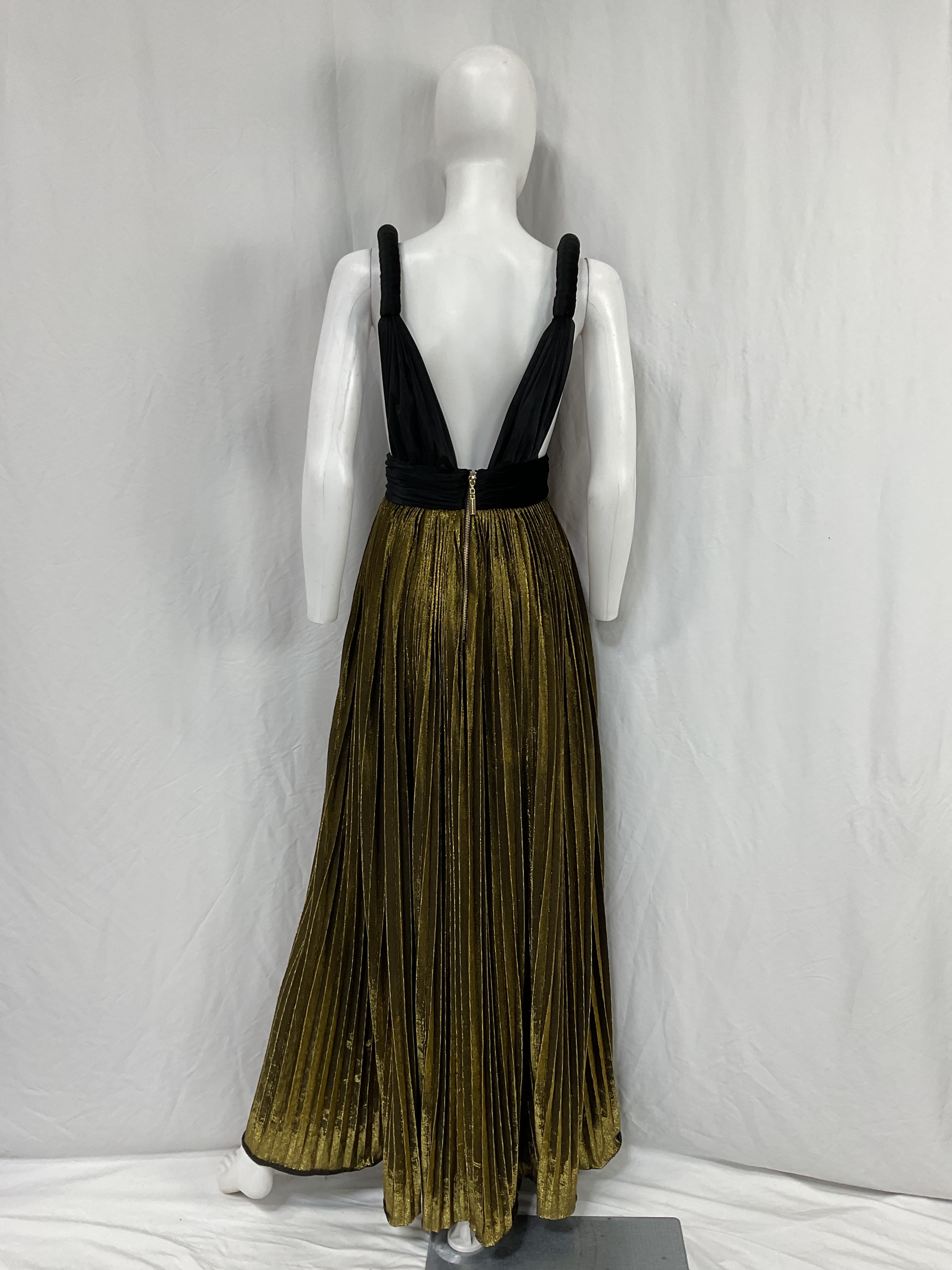 Goddess Gown In Gold & Black - Image 2