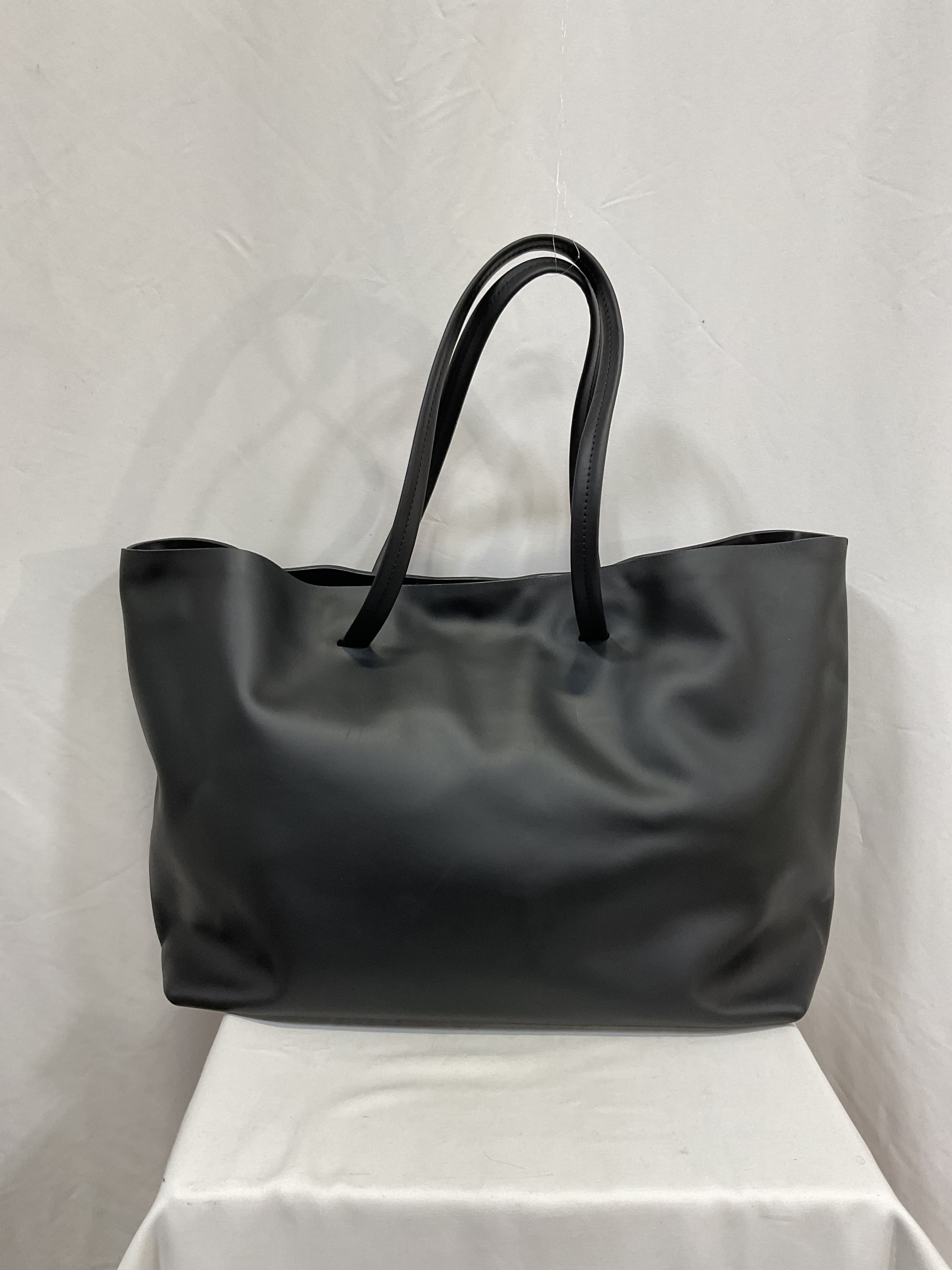 Luka Tote In Black - Image 2