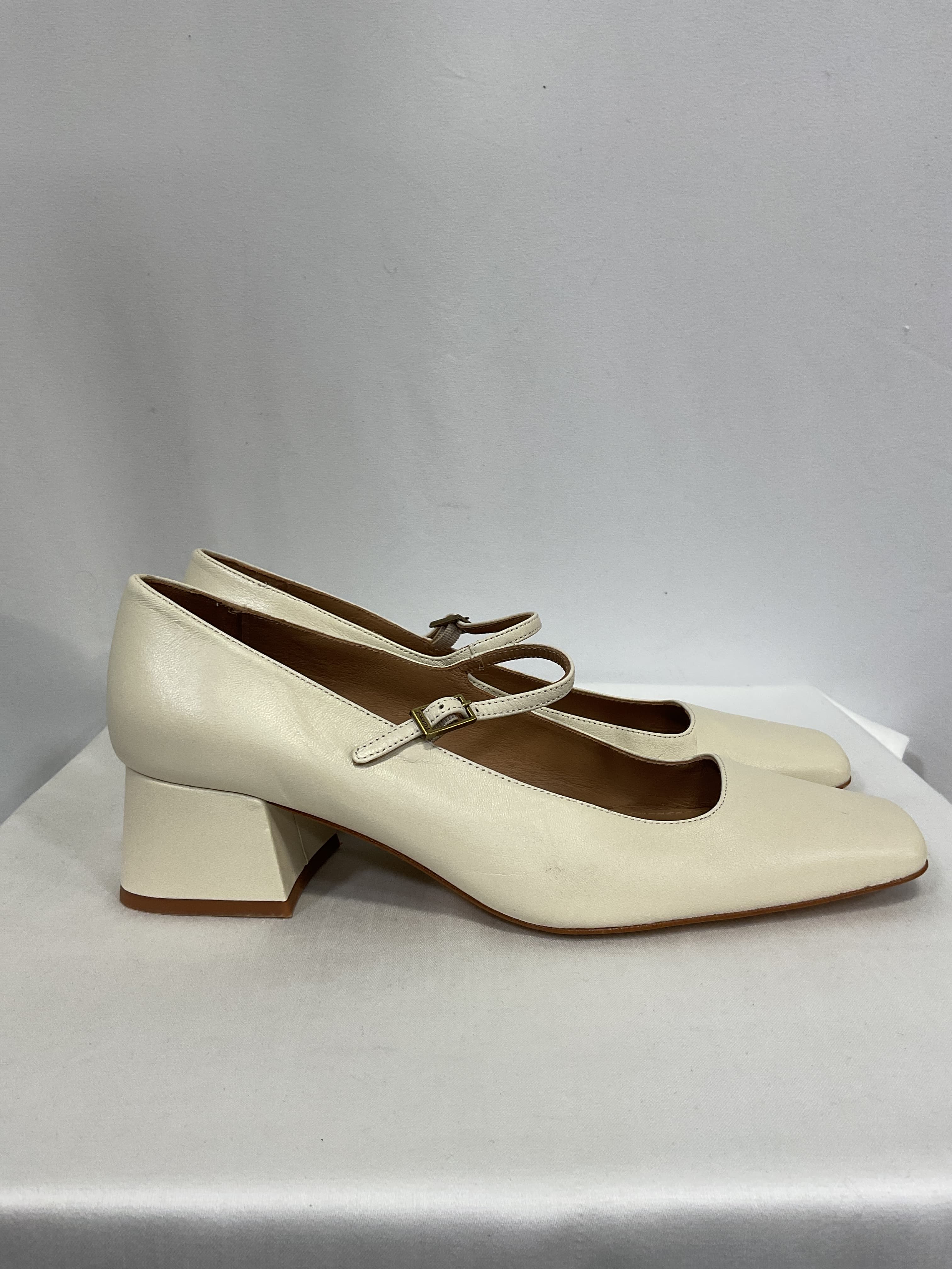 Evan Heel In Vanilla - Image 3