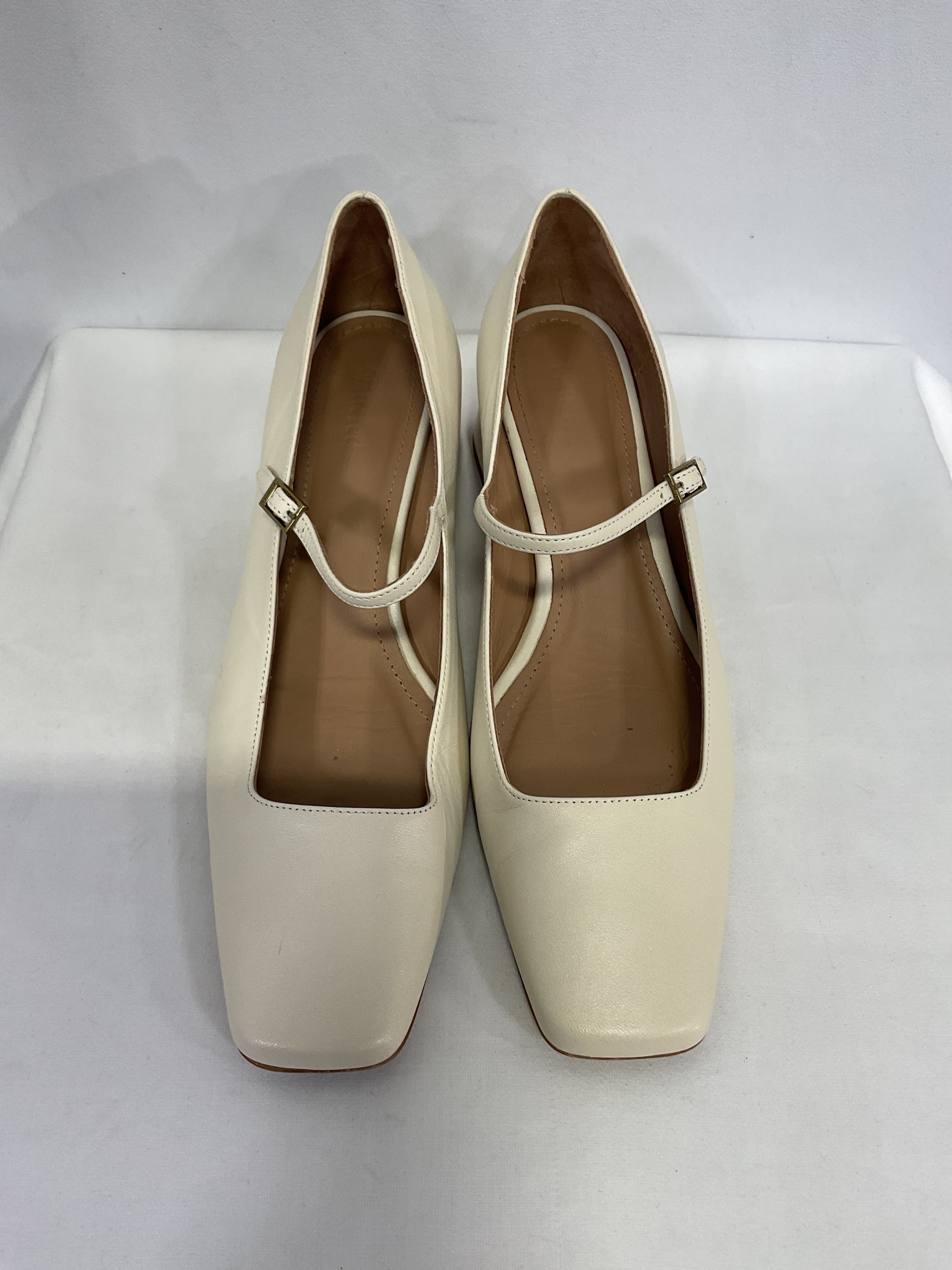 Evan Heel In Vanilla - Image 4