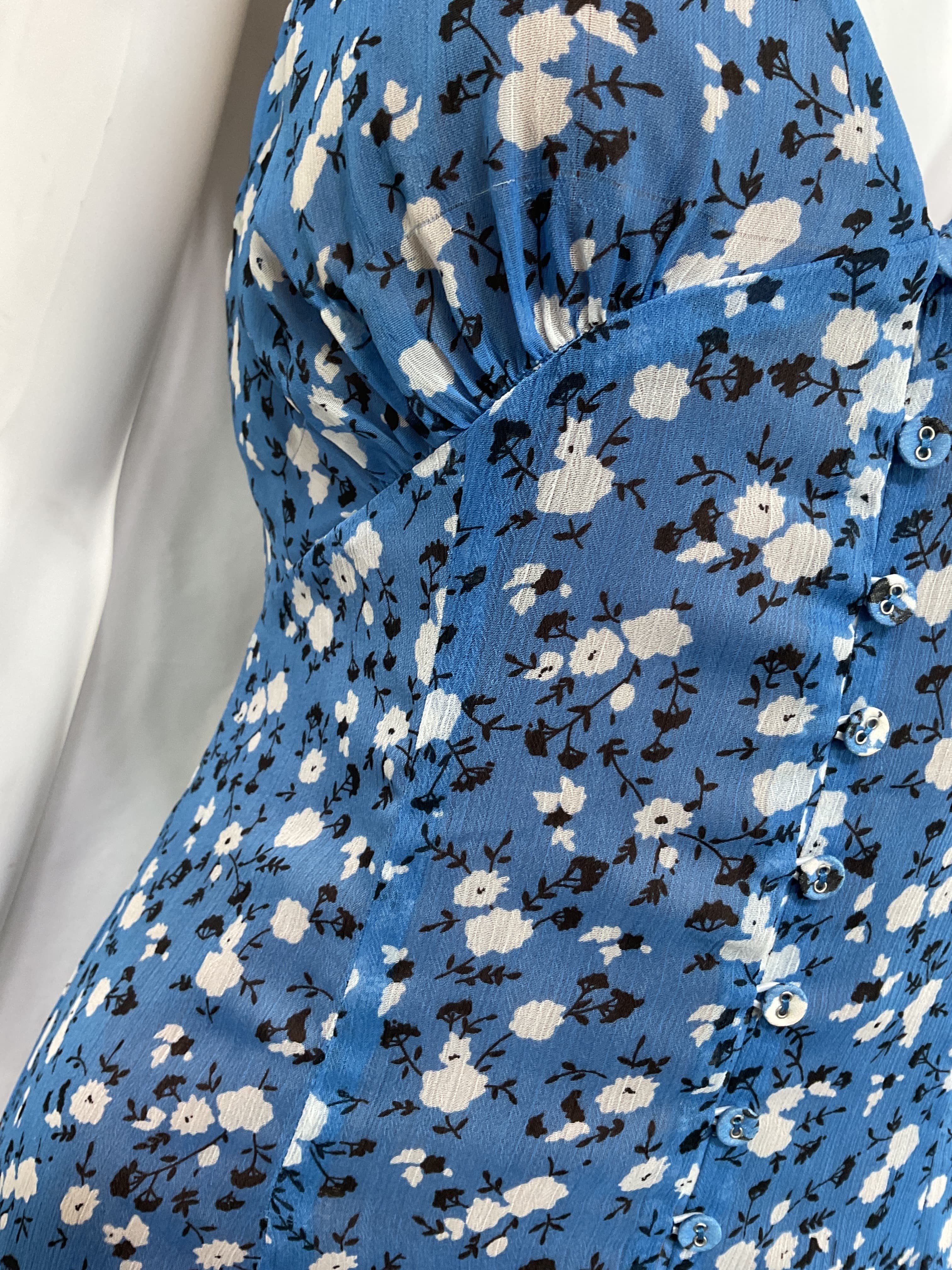 Quincy Midi Dress In Blue Ditsy - Image 4