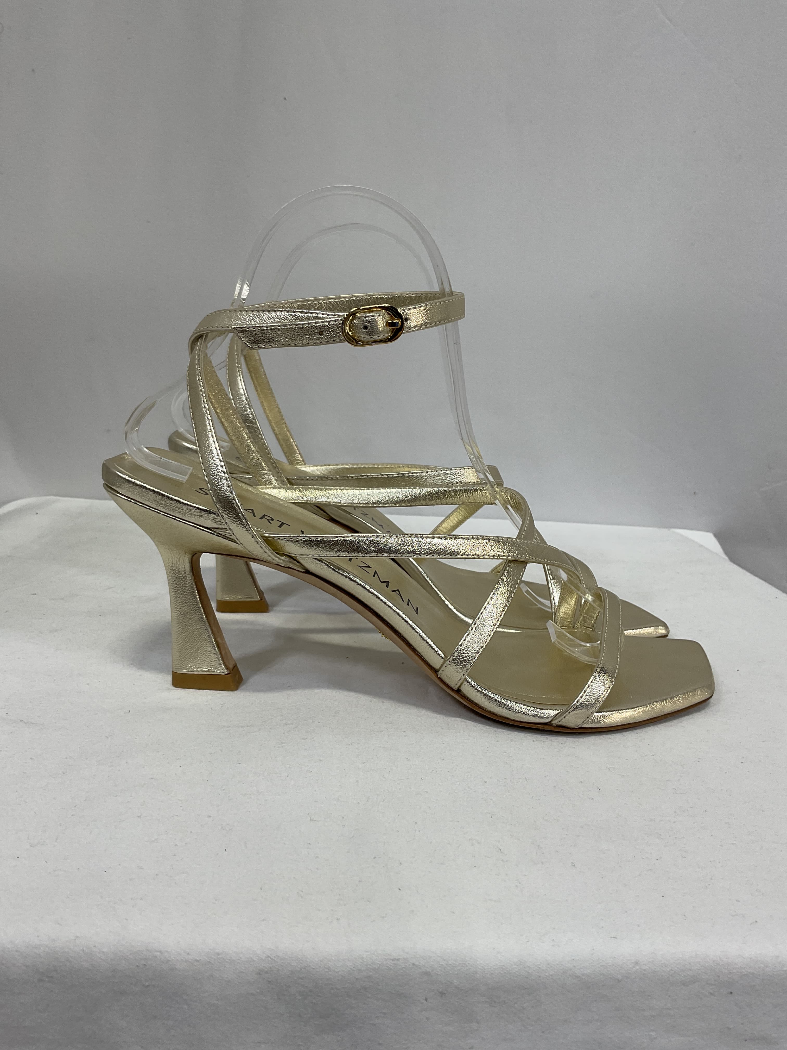 Oasis Sandal In Light Gold - Image 2