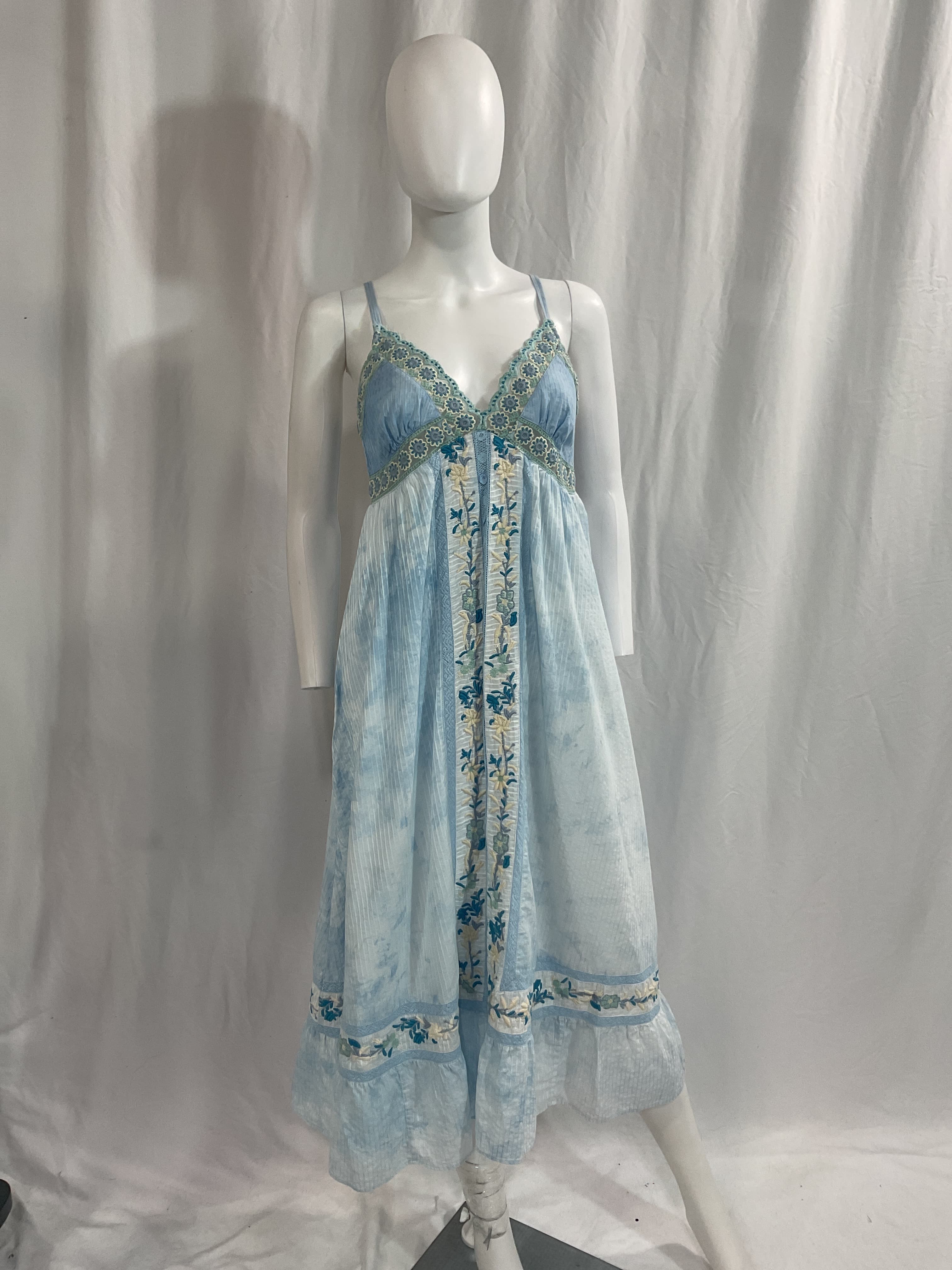 King Dress - Image 4