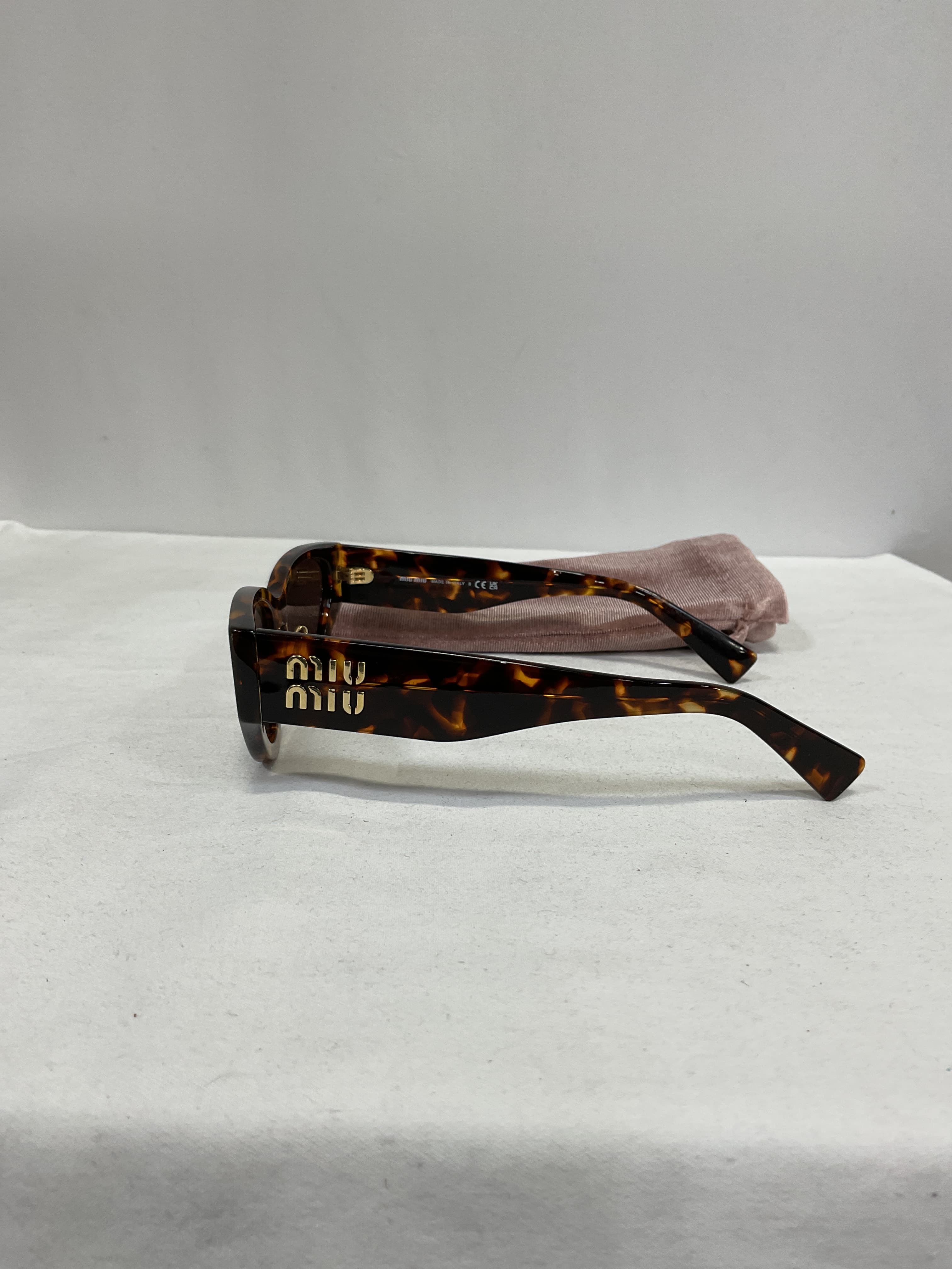 Acetate Cat Eye Sunglasses - Image 2