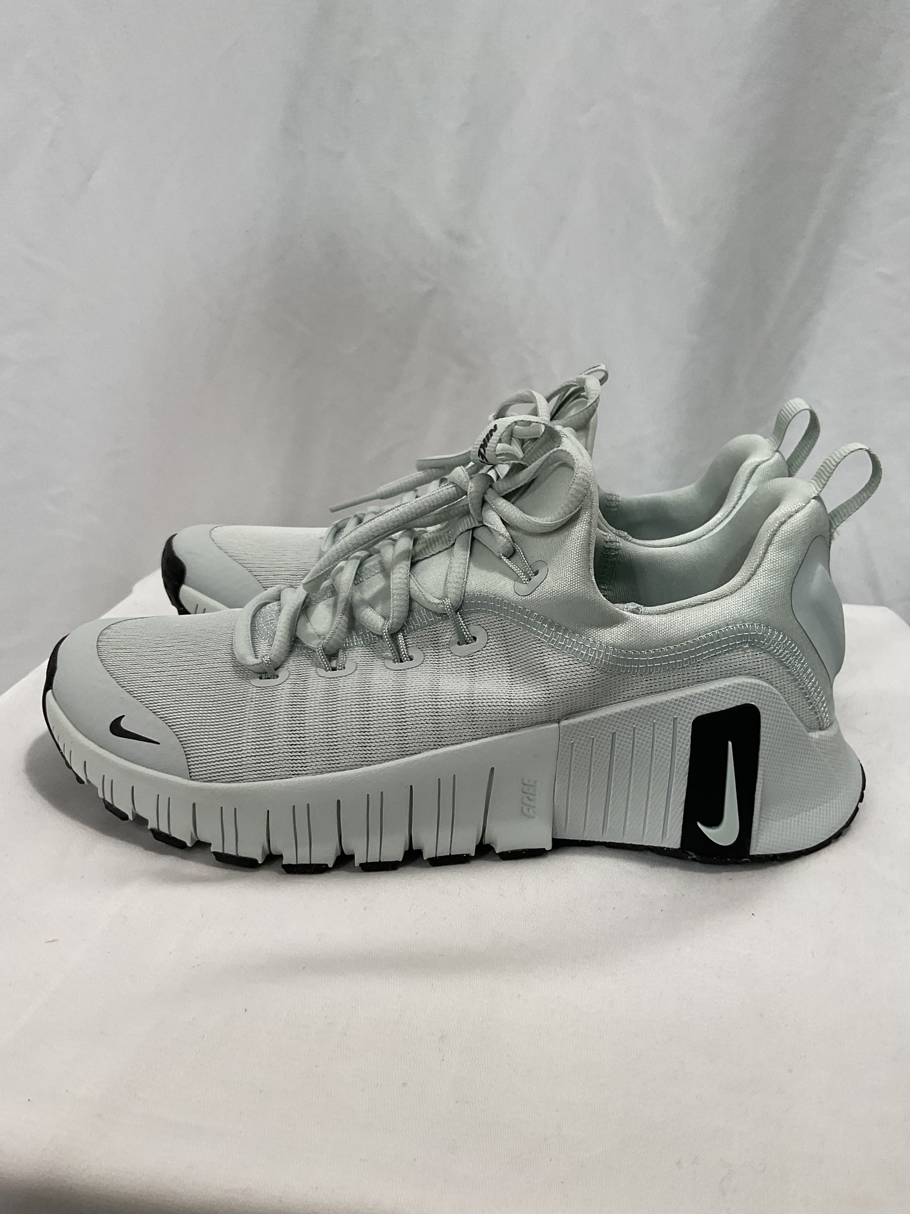 Nike Free Metcon 6 Women's Workout Shoes - Image 2