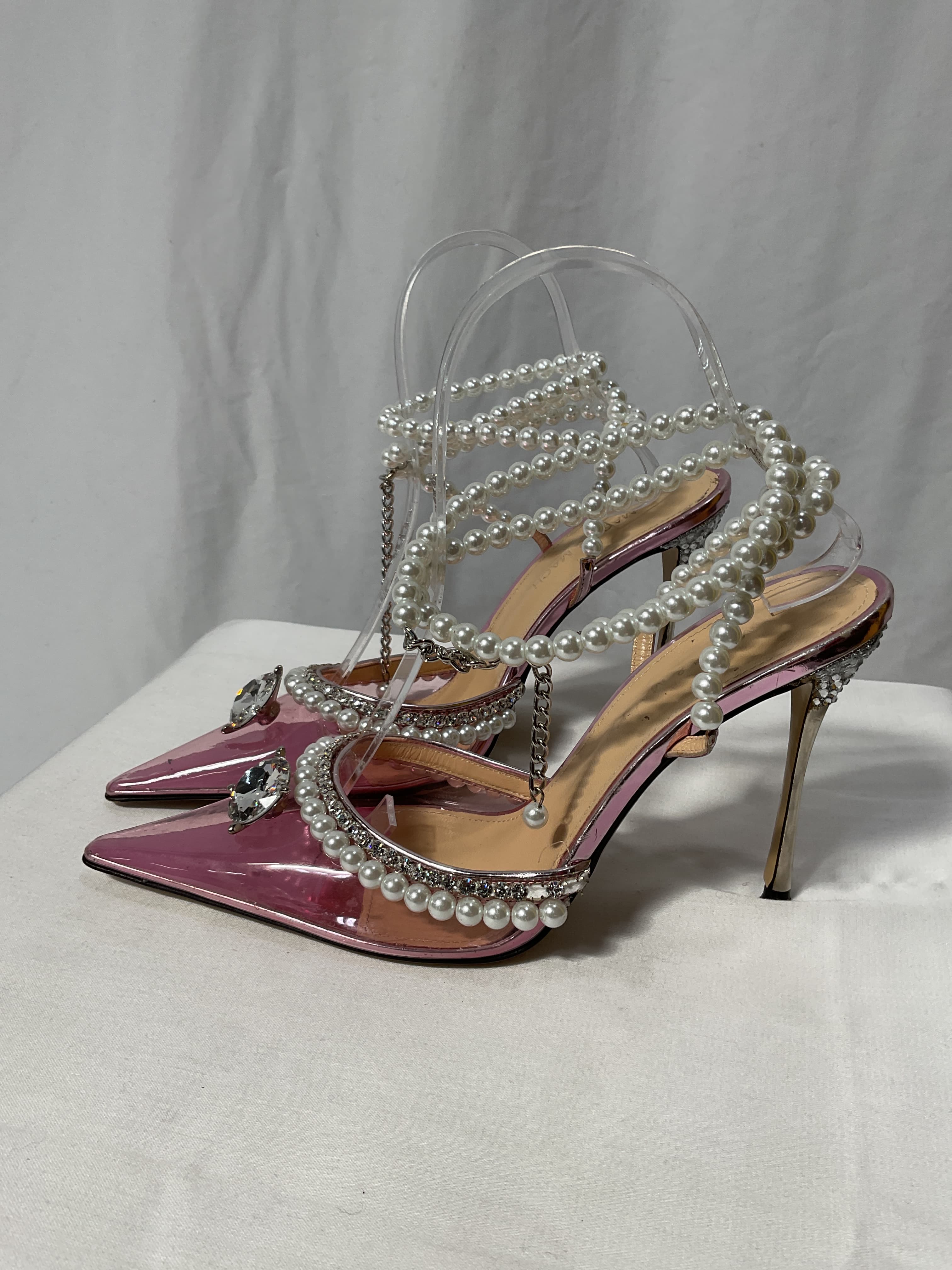 Diamond Of Elizabeth Imitation Pearl Pointed Toe Pump - Image 4