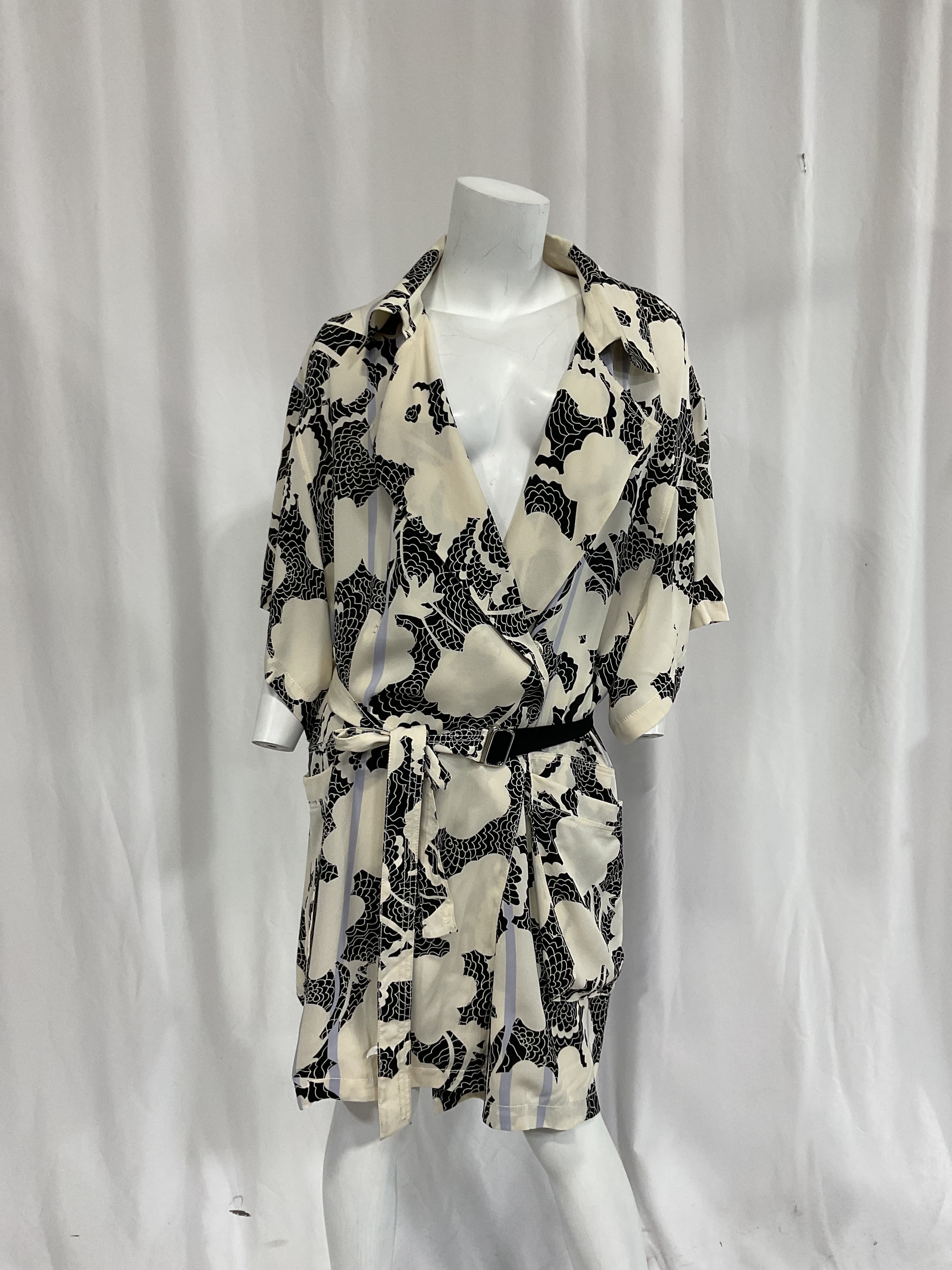 Silk Knee-Length Dress - Image 4