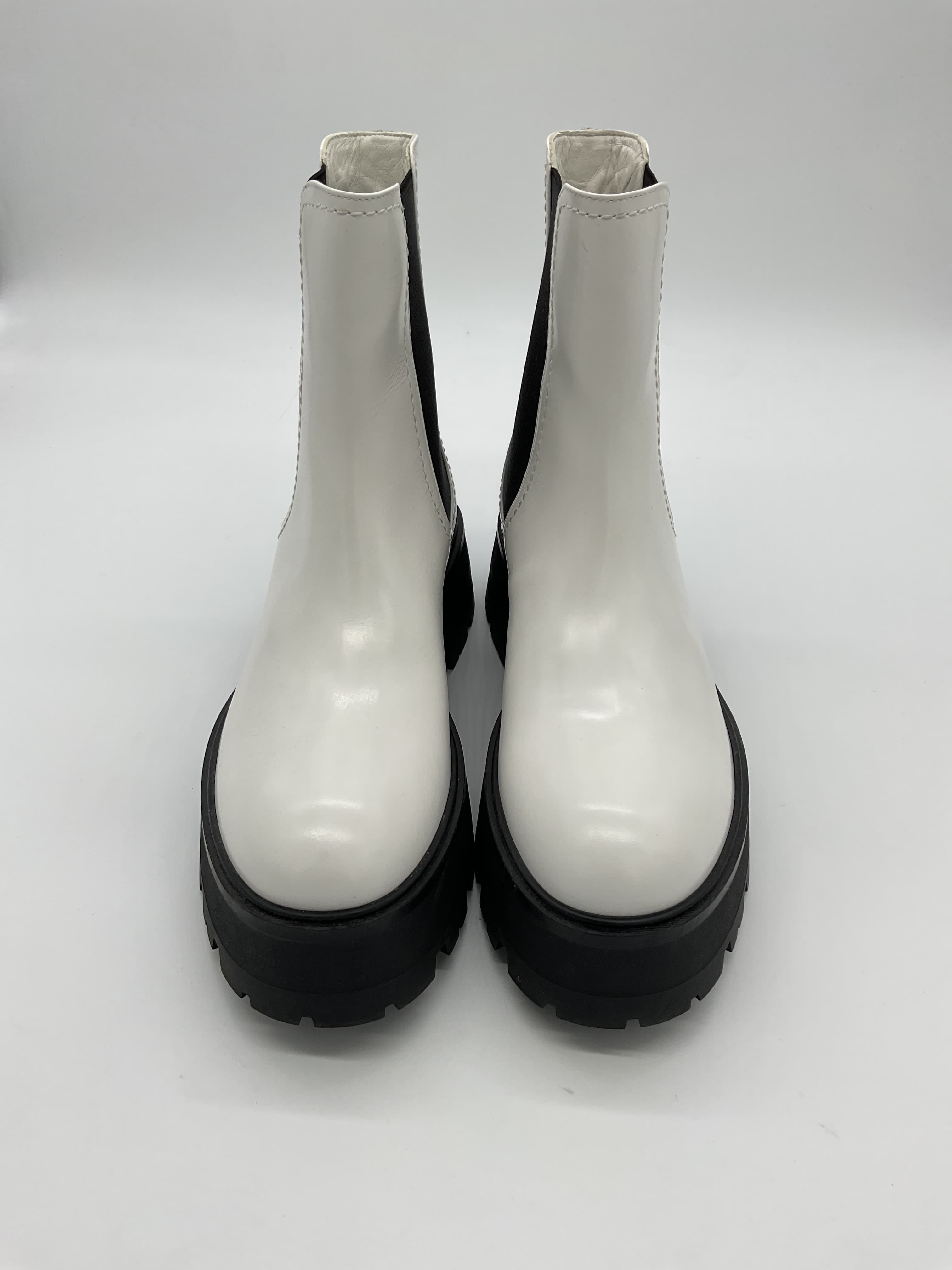 Rave Leather Chelsea Boot - Image 2