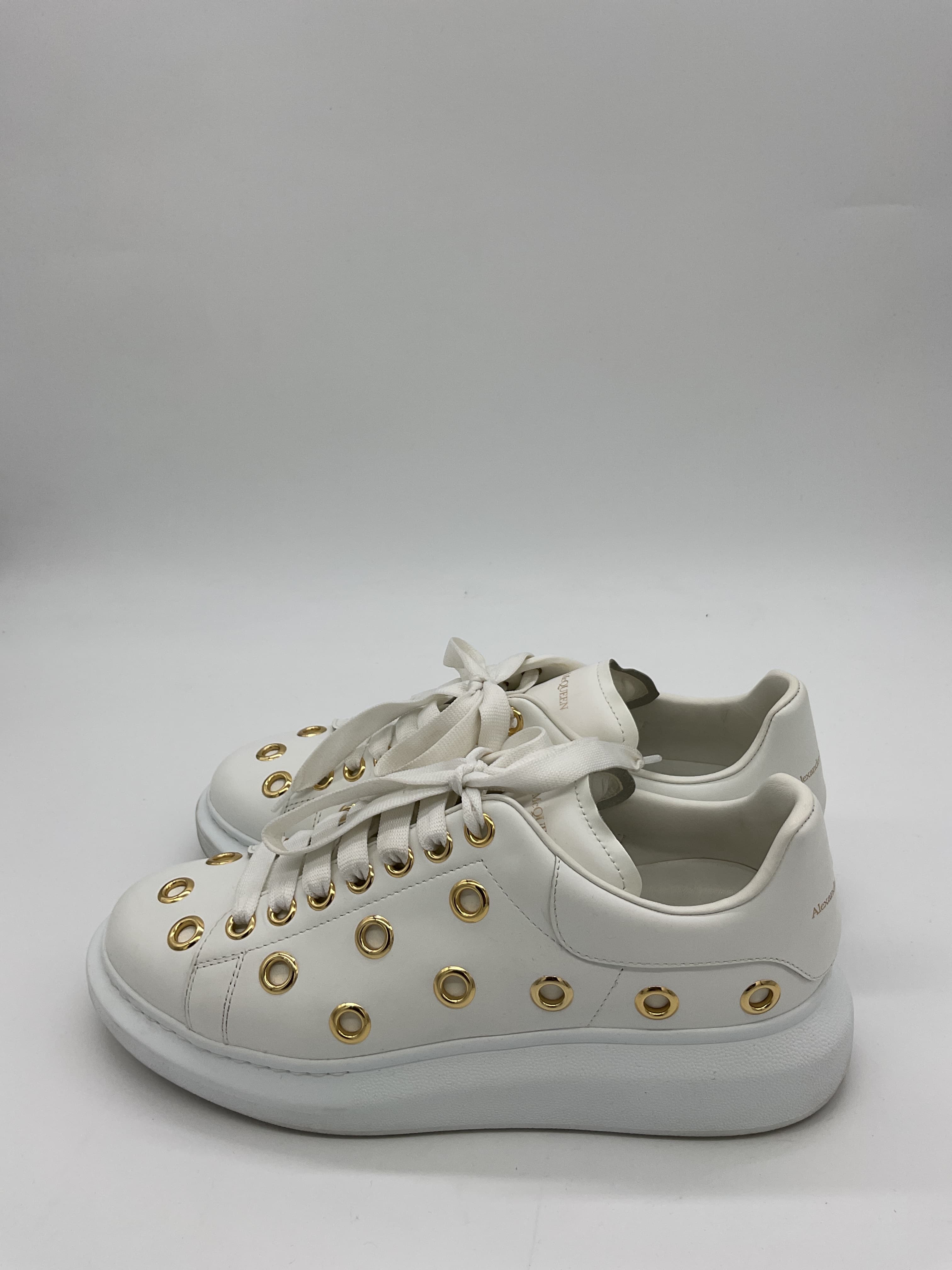 Women's Oversized Eyelet Low Top Sneakers - Image 4