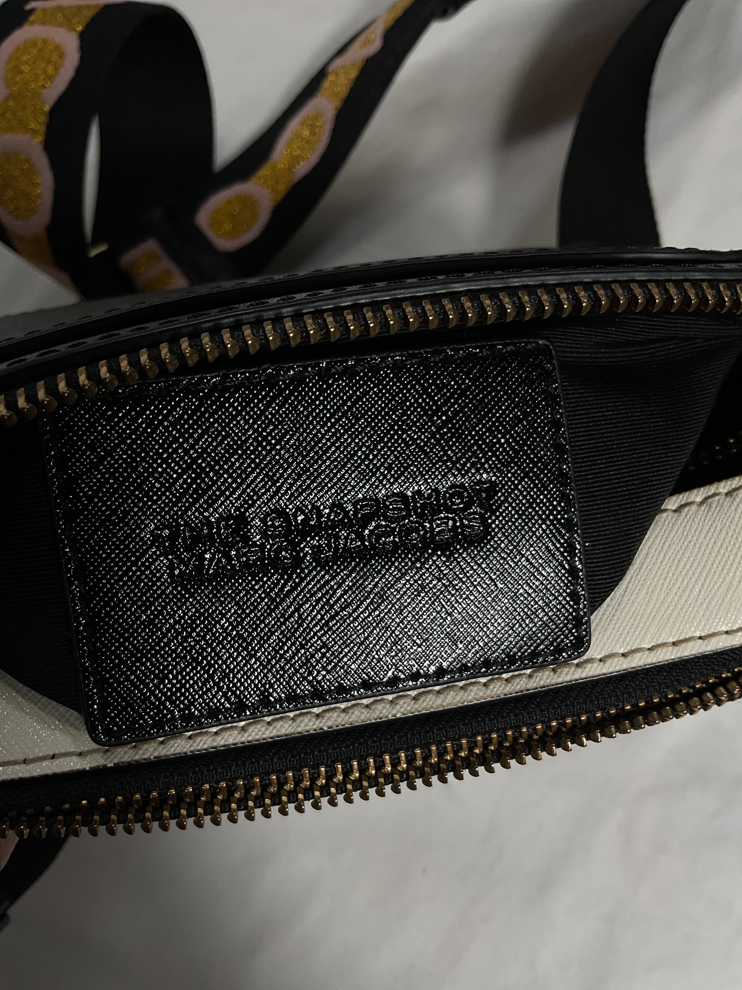 The Logo Strap Snapshot - Image 2