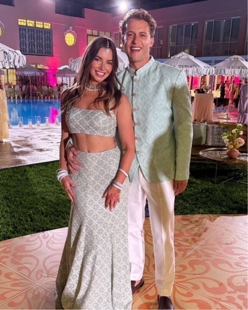 Anita Dongre Lehenga Set & Jewelry - Image 1