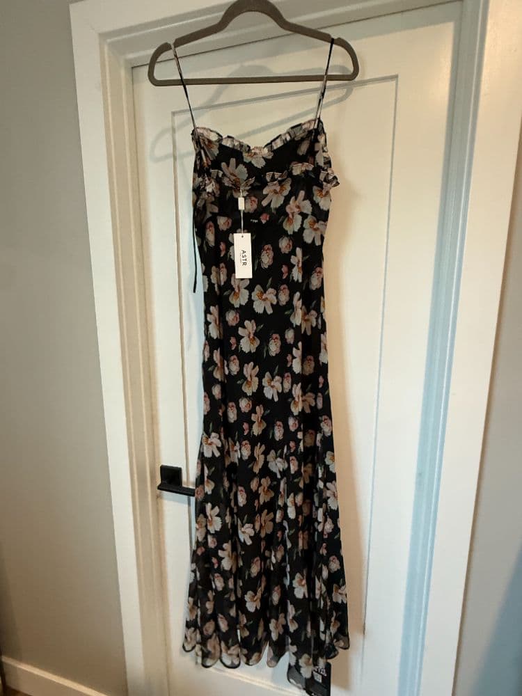 ASTR Maeryn Sweetheart Ruffle Maxi Dress - Image 5