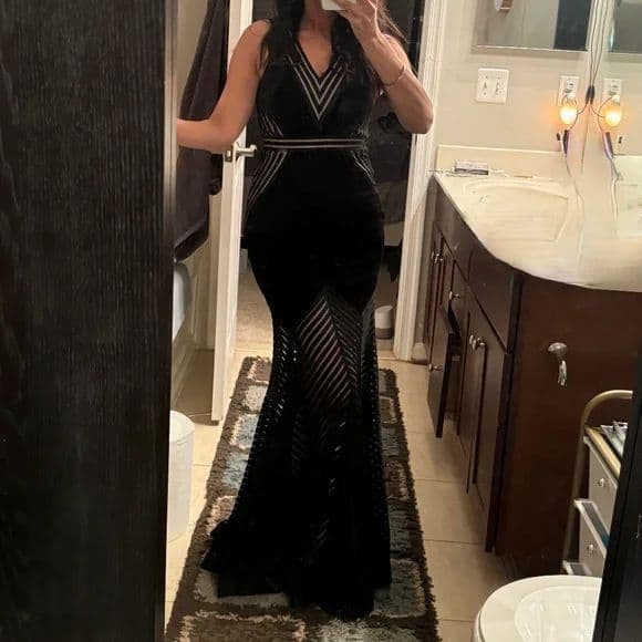 Xscape petite Velvet Mermaid Gown Size 2P - Image 3
