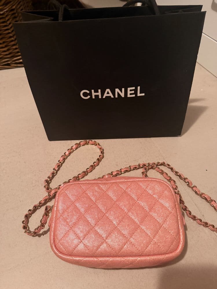 Chanel Iridescent Caviar Quilted Small Timeless Camera Case Pink - Image 4