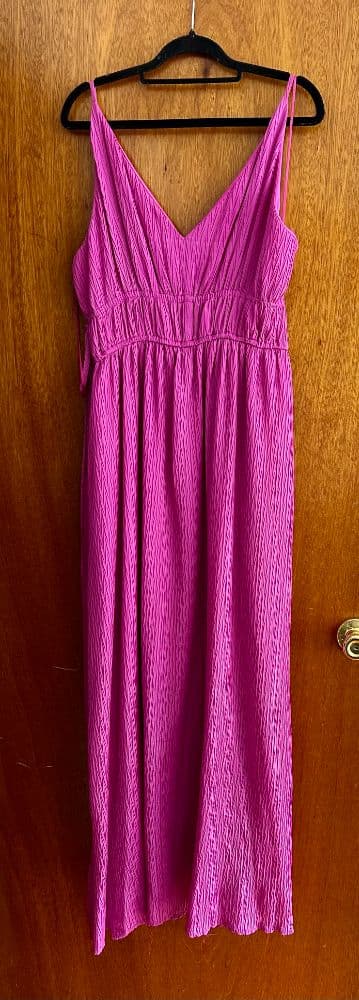 Magenta Maxi – Elegant Texture & Vibrant Style - Image 4