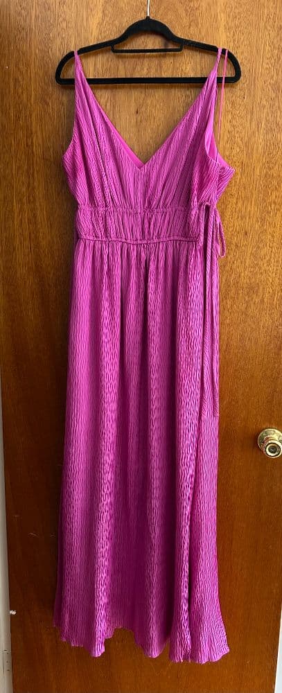Magenta Maxi – Elegant Texture & Vibrant Style - Image 2