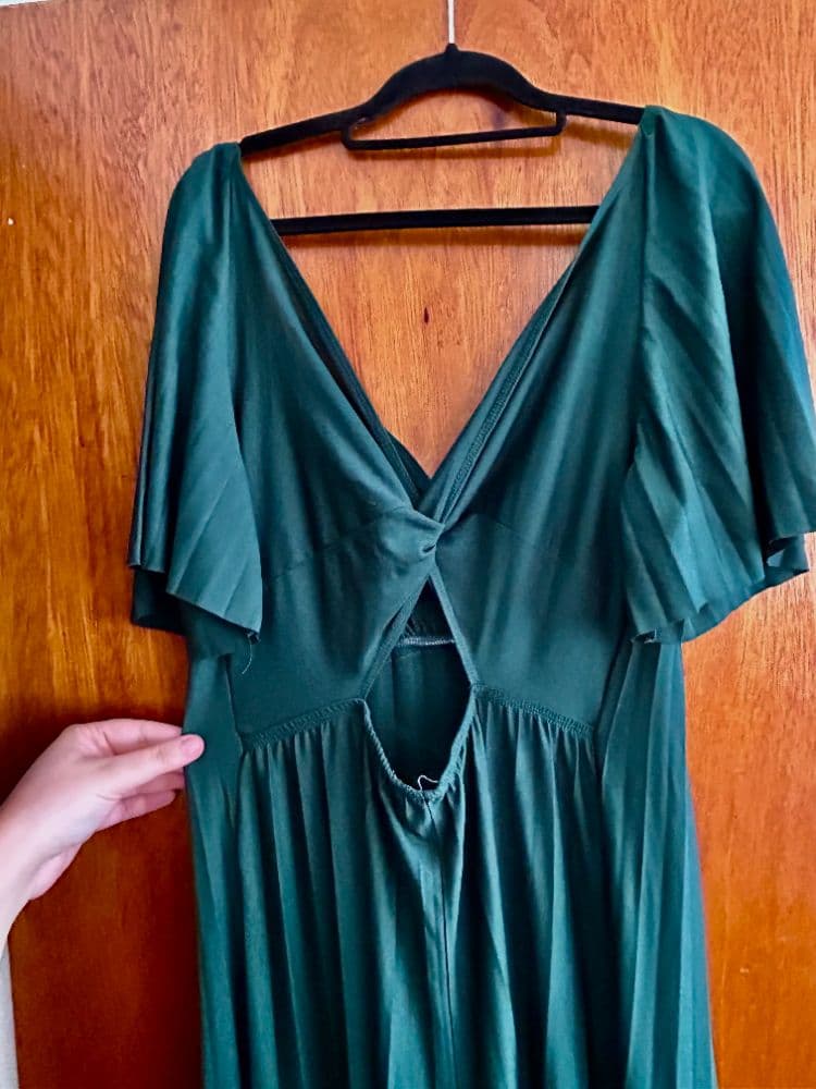 Emerald Pleated Flutter-Sleeve Gown - Image 5