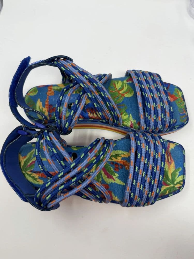 Farm Rio Macaw Colorful Resort Vacation Platform Sandals Size 8 - Image 2