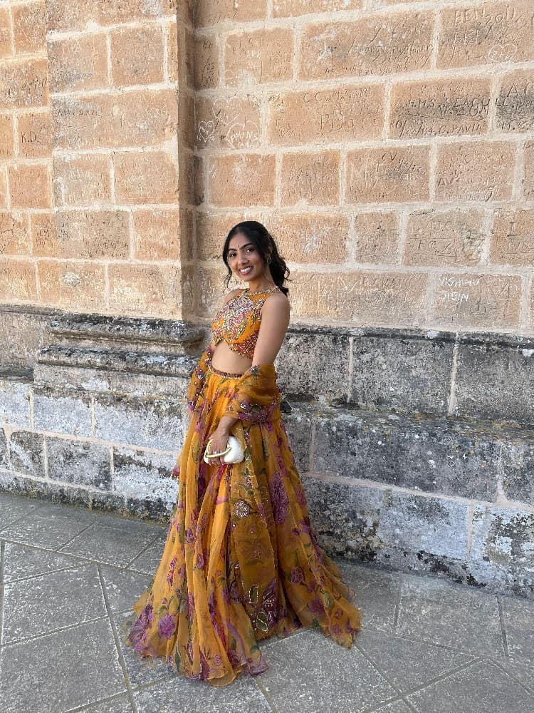 Mahima Mahajan Lehenga - Image 2