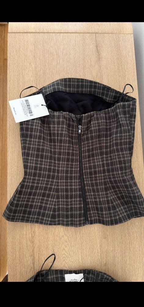 Reformation Strapless Top & Capri Set - Image 4