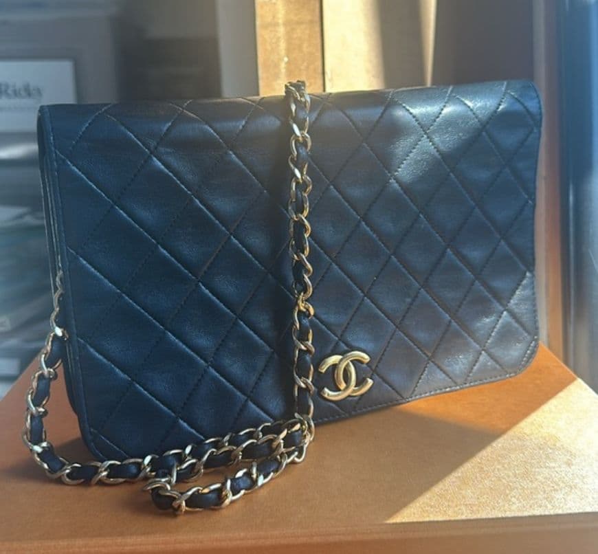 Vintage Authentic Chanel Full Flap Shoulder Bag - Image 2