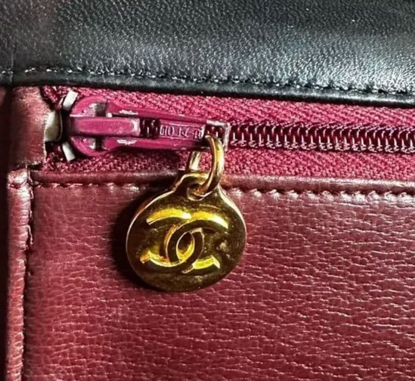 Vintage Authentic Chanel Full Flap Shoulder Bag - Image 3