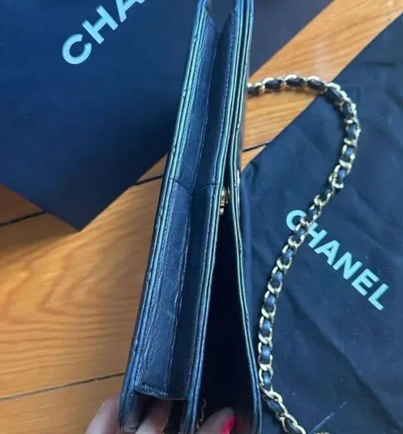 Vintage Authentic Chanel Full Flap Shoulder Bag - Image 5