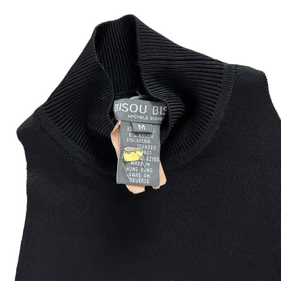 Bisou Bisou Knit Crop Top Sz M - Image 3