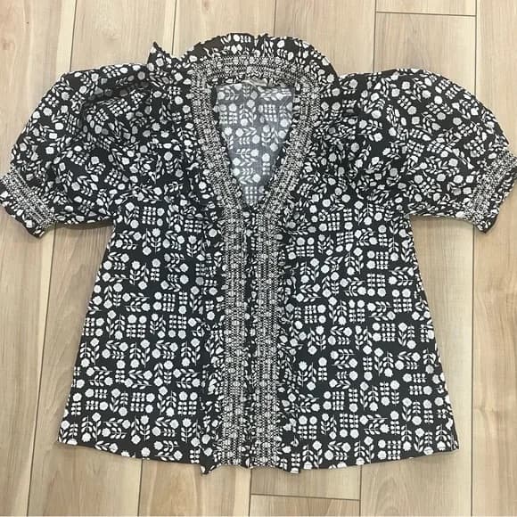 NWOT Entro Black and White Pamela Top / L - Image 1