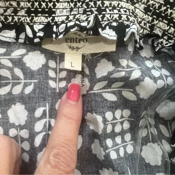 NWOT Entro Black and White Pamela Top / L - Image 5