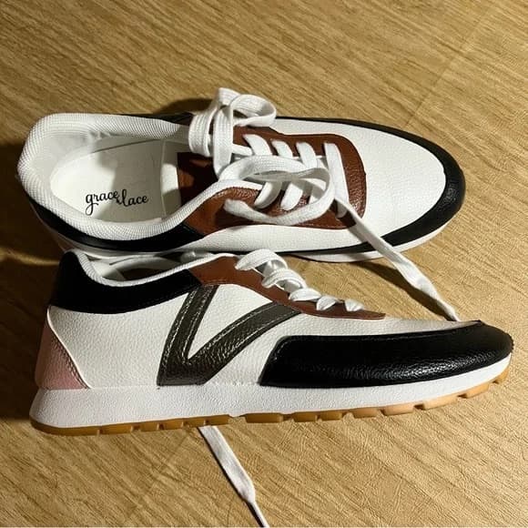 Grace & Lace Women’s Sneakers 8.5 - Image 2