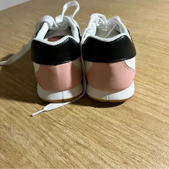 Grace & Lace Women’s Sneakers 8.5 - Image 3