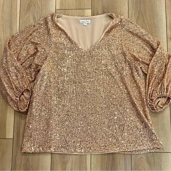 Grace & Lace Holiday Sequin Top / L - Image 2