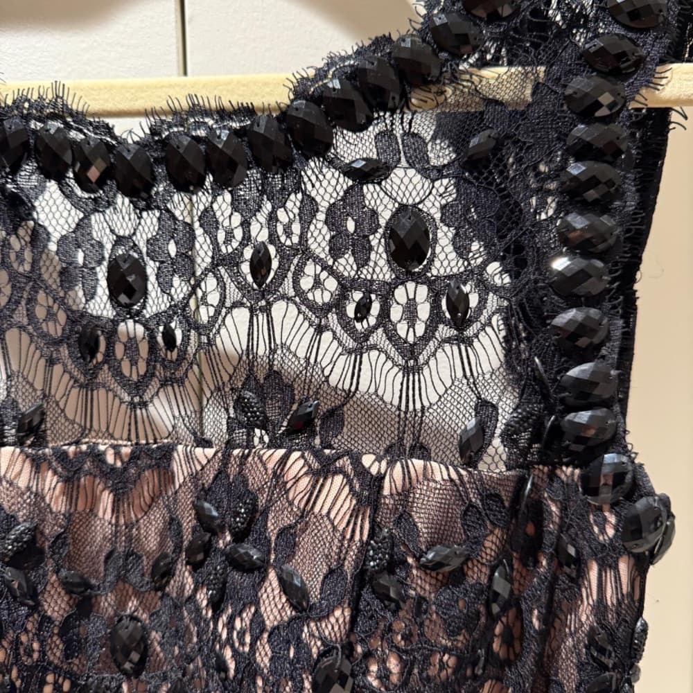 Black lace mermaid gown - Image 2