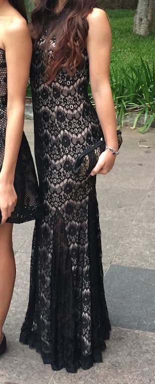 Black lace mermaid gown - Image 6
